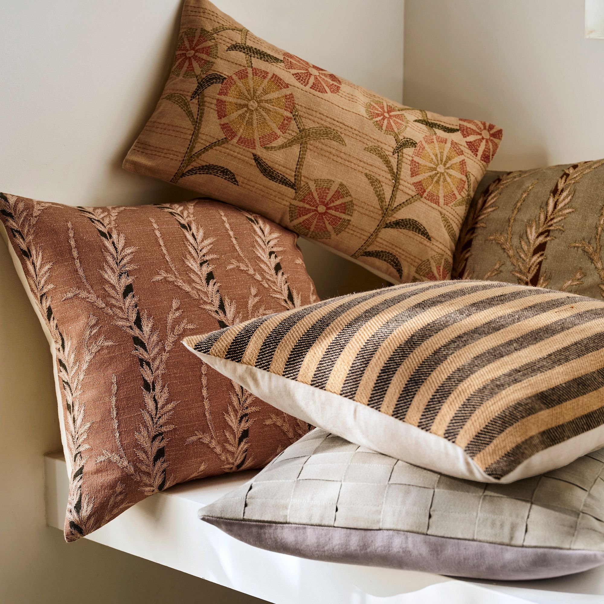 rice-stitch-floral-pillow-cover-xl.jpg