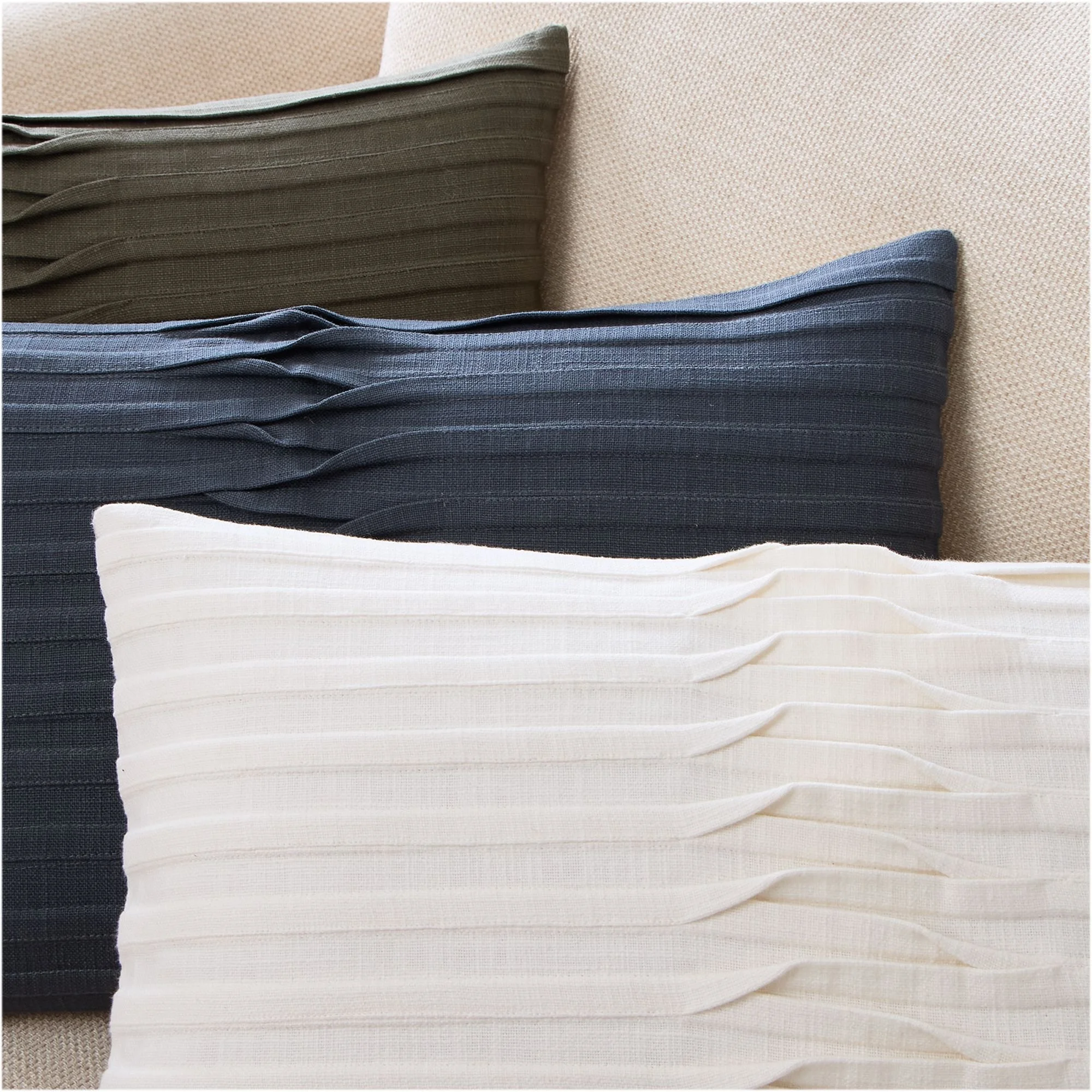 centered-pleat-pillow-cover-4-xl.jpg