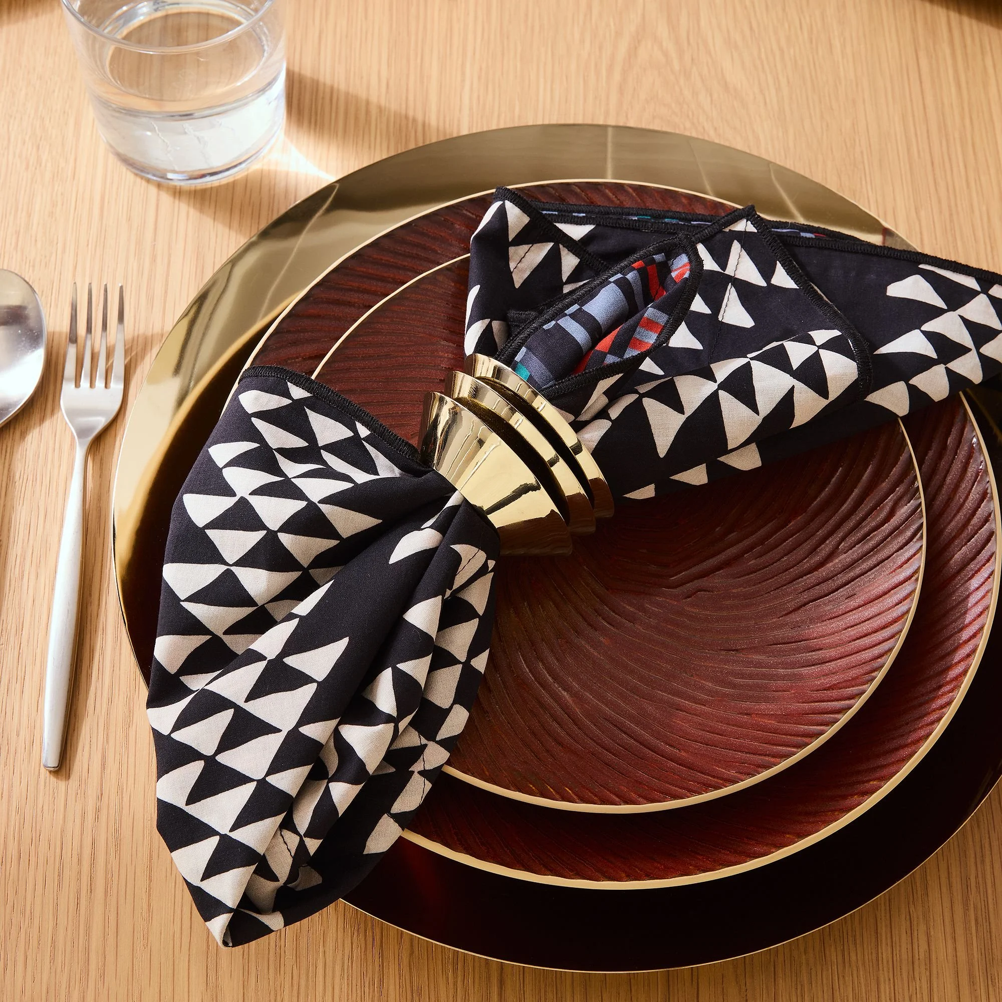 marcus-samuelsson-metal-napkin-ring-sets-xl (1).jpg