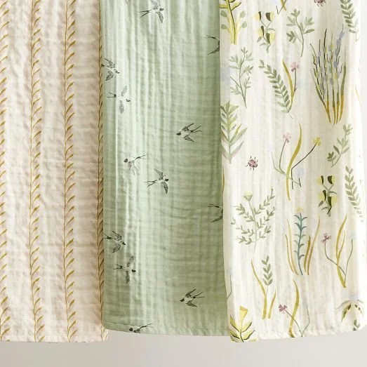 joseph-altuzarra-blooming-garden-swaddle-set-2-c.jpg