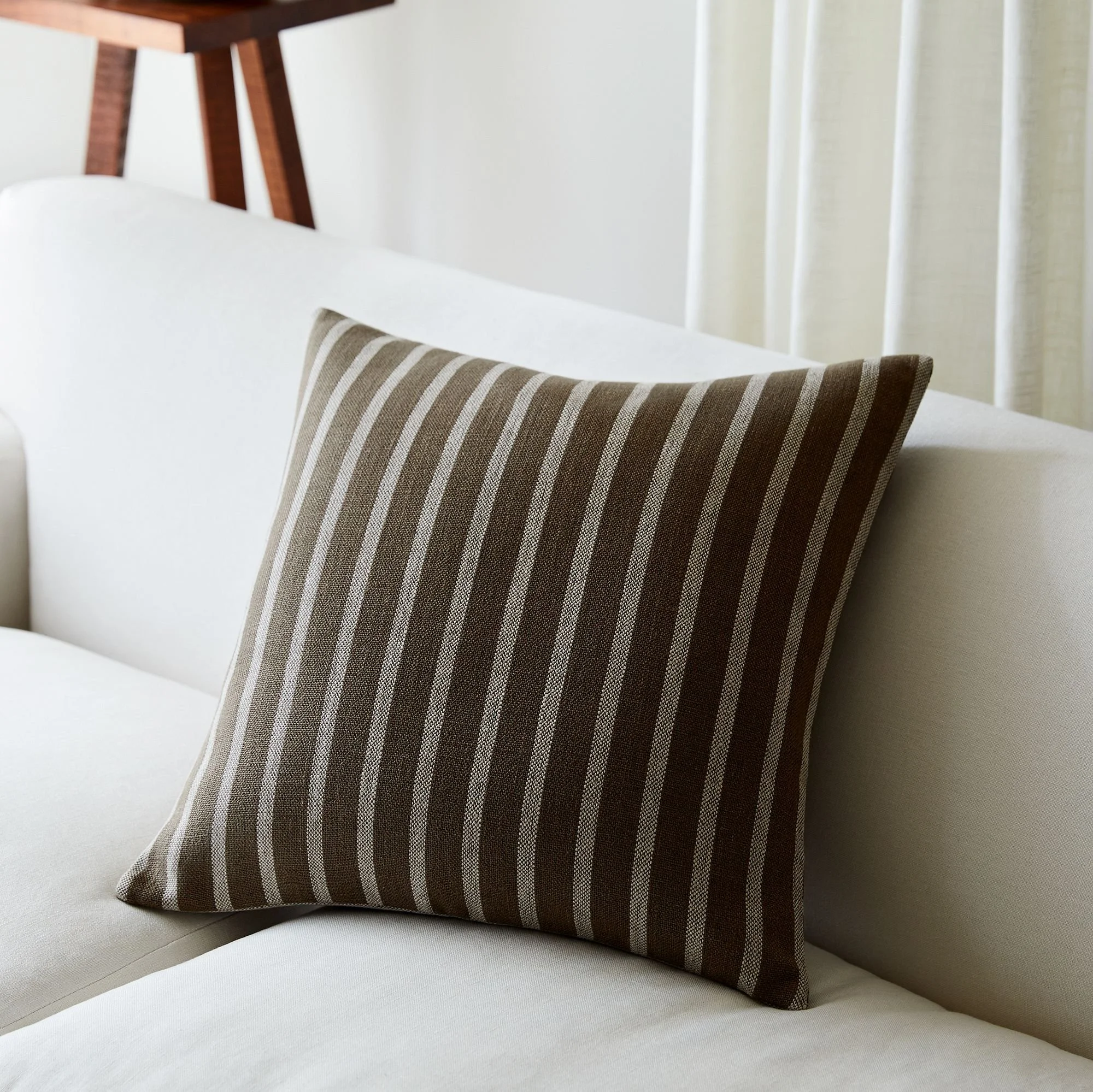 colin-king-deluxe-linen-stripe-pillow-cover-xl (2).jpg