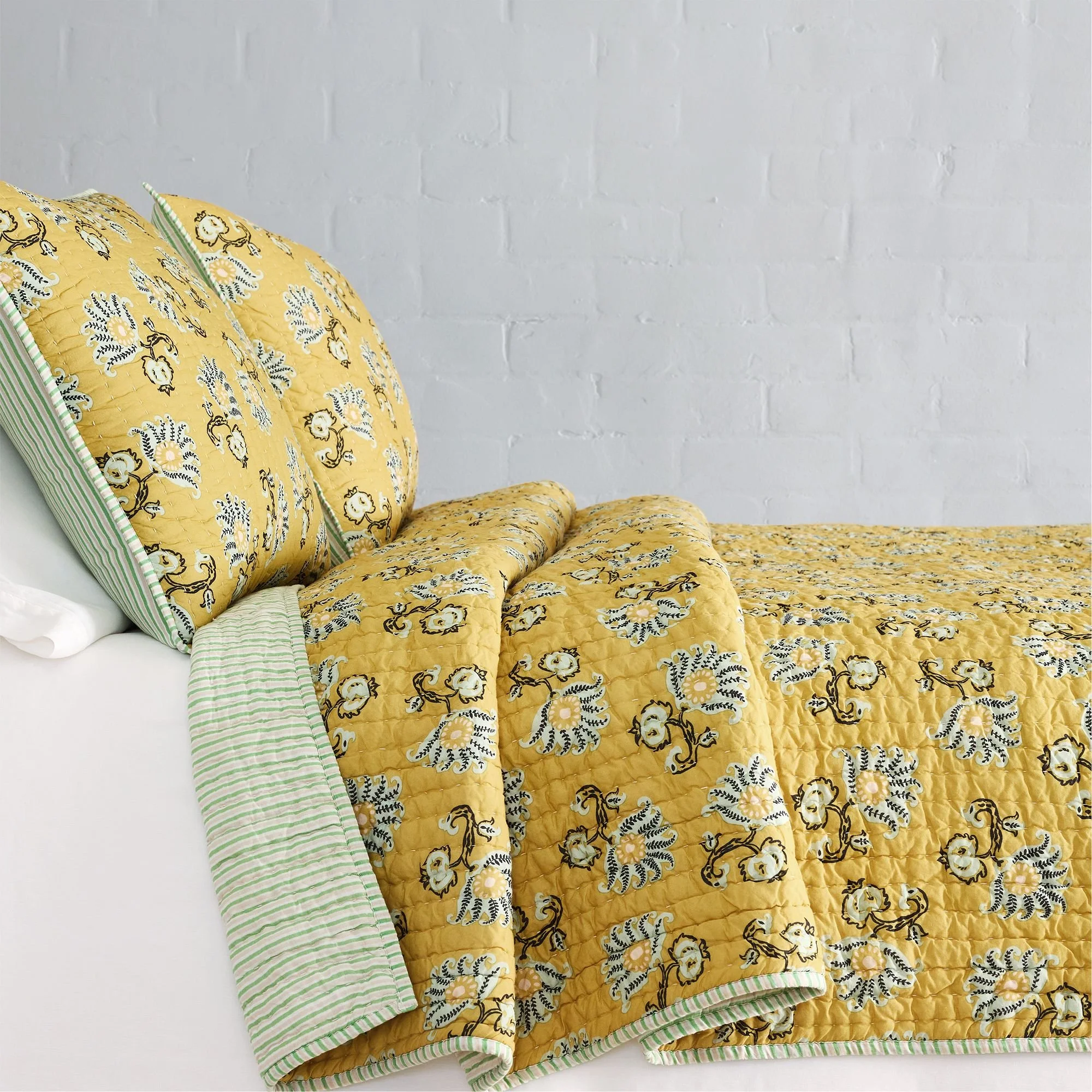toulon-quilt-shams-xl.jpg