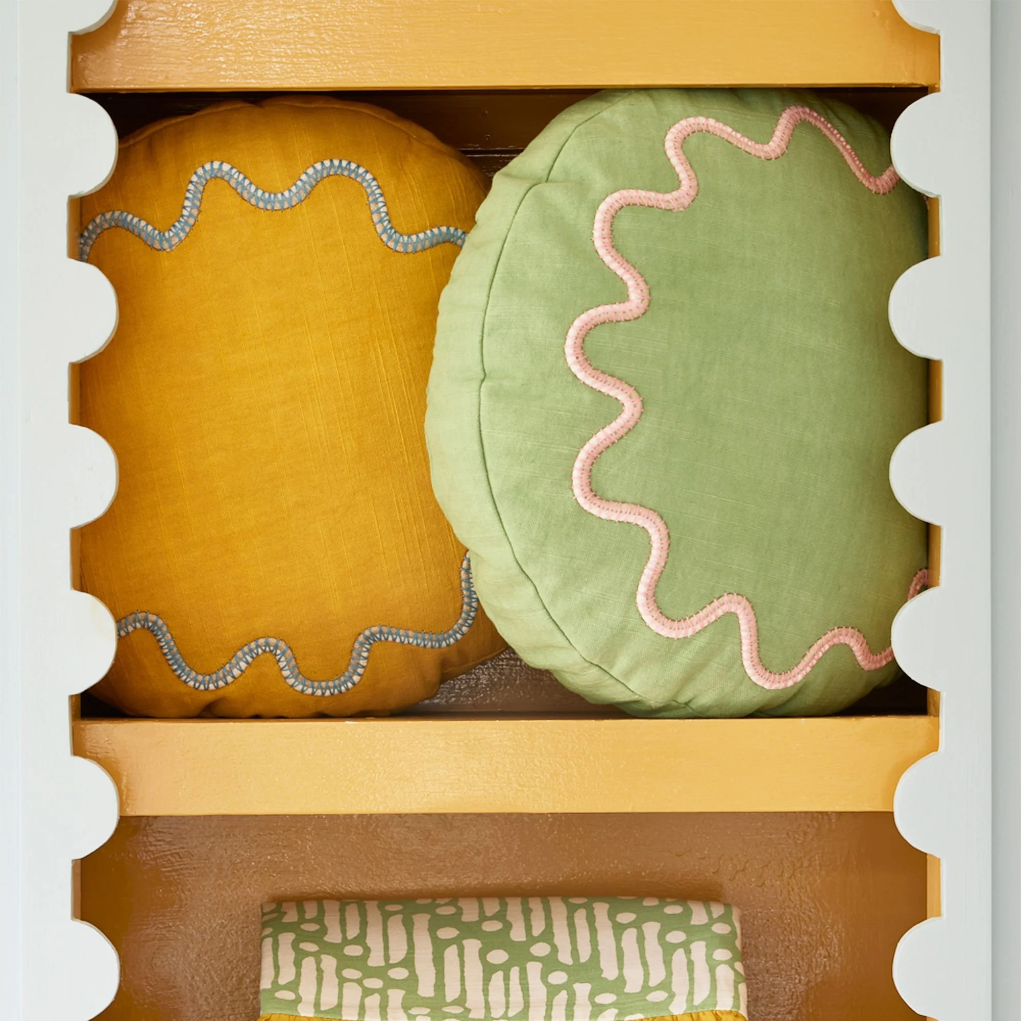 wiggle-round-pillow-11-xl.jpg