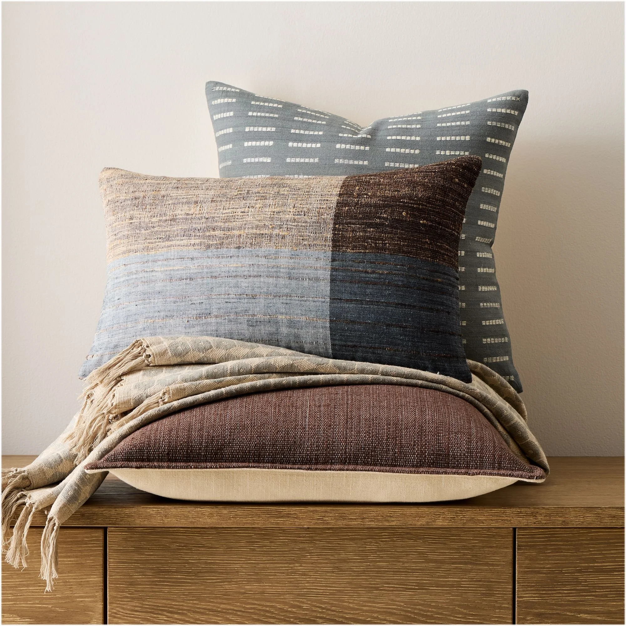 dash-silk-pillow-cover-xl.jpg