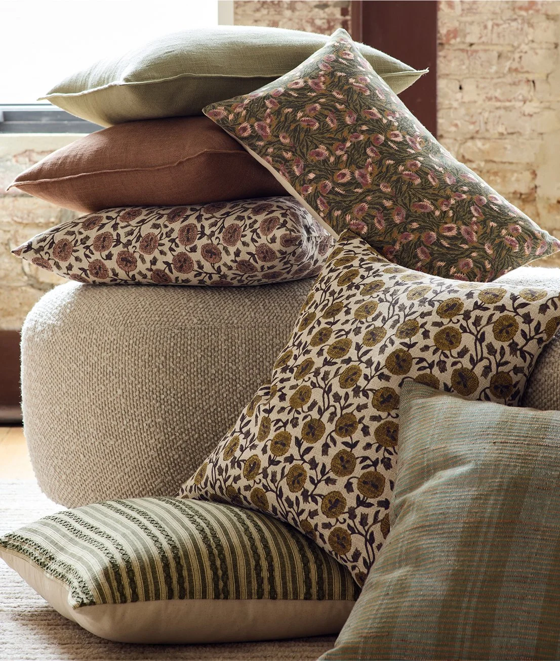 070725_WE_FA25-D1_ShopByStyle-RelaxedNeutrals_D_KR_Slice08.jpg