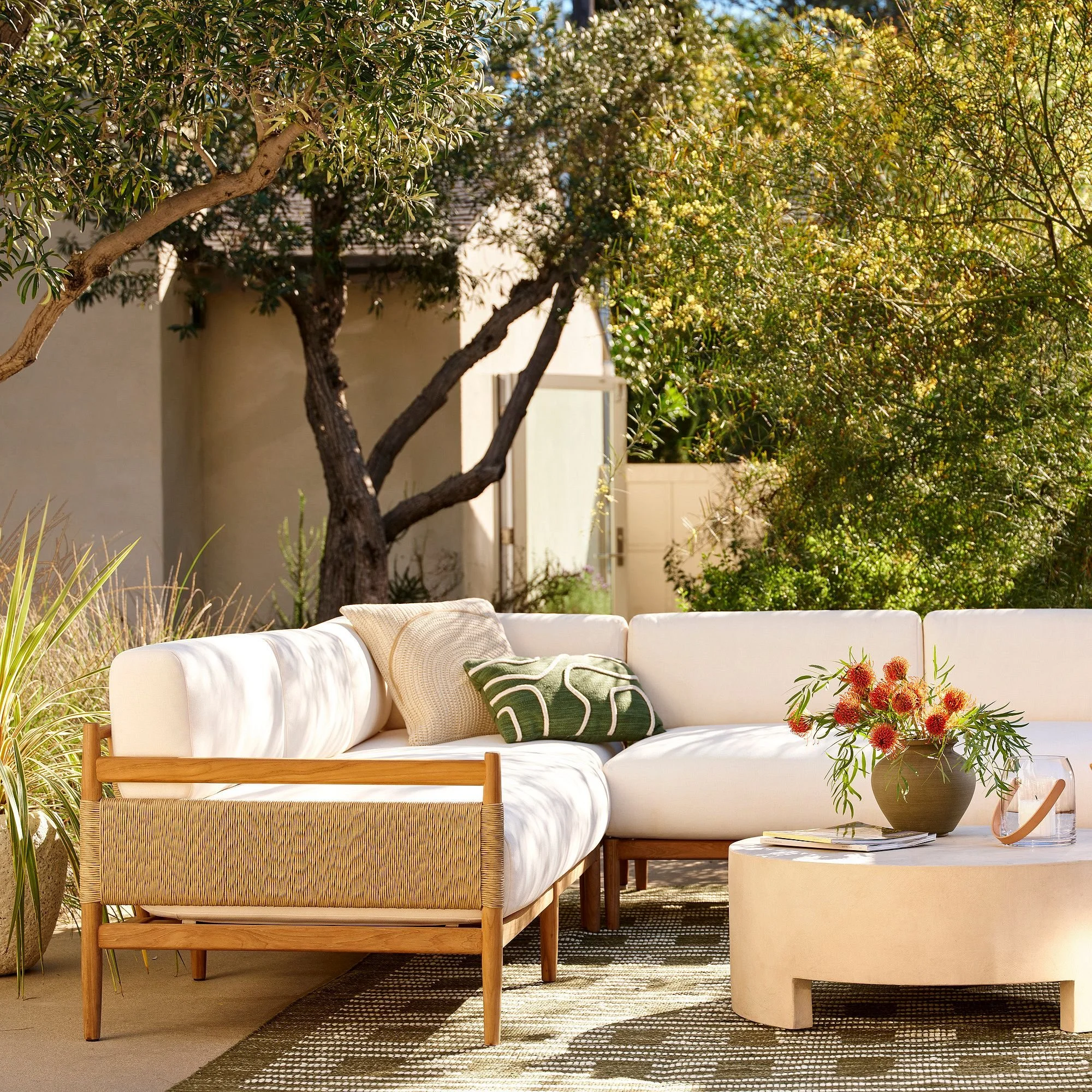outdoor-abstract-roping-pillow-xl.jpg