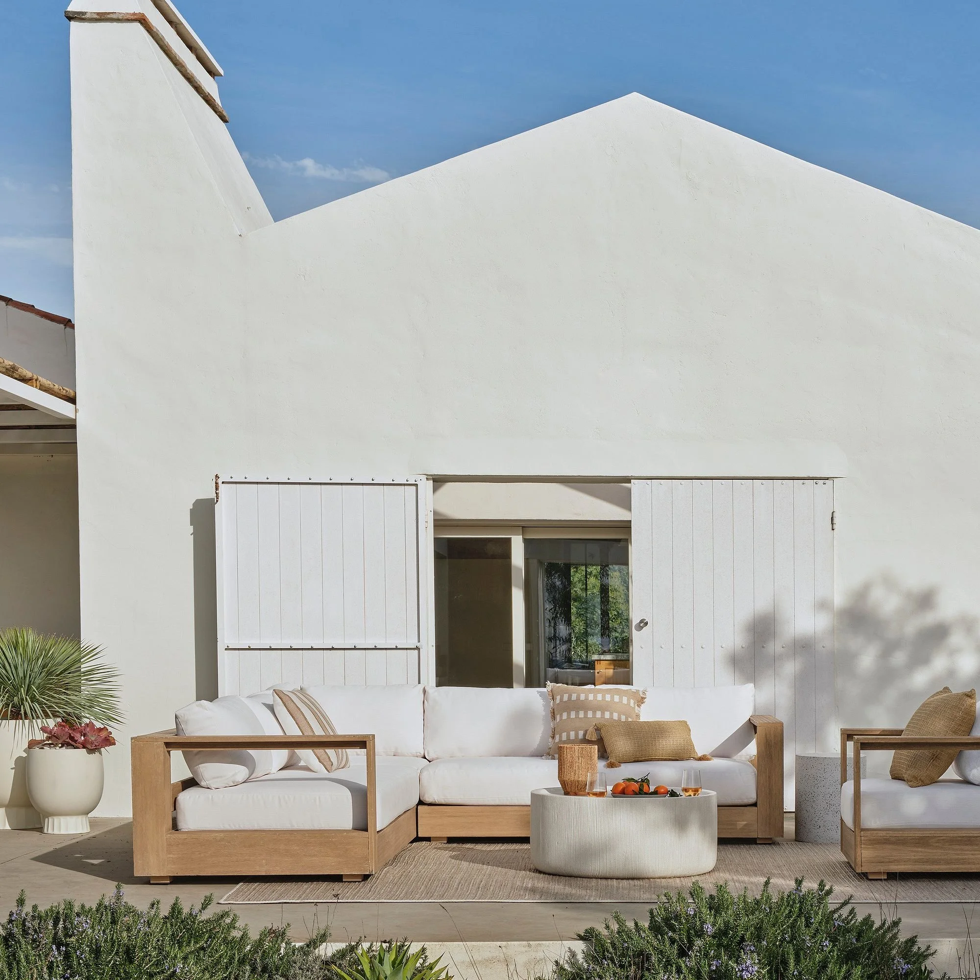 outdoor-modern-block-fringe-pillow-xl.jpg