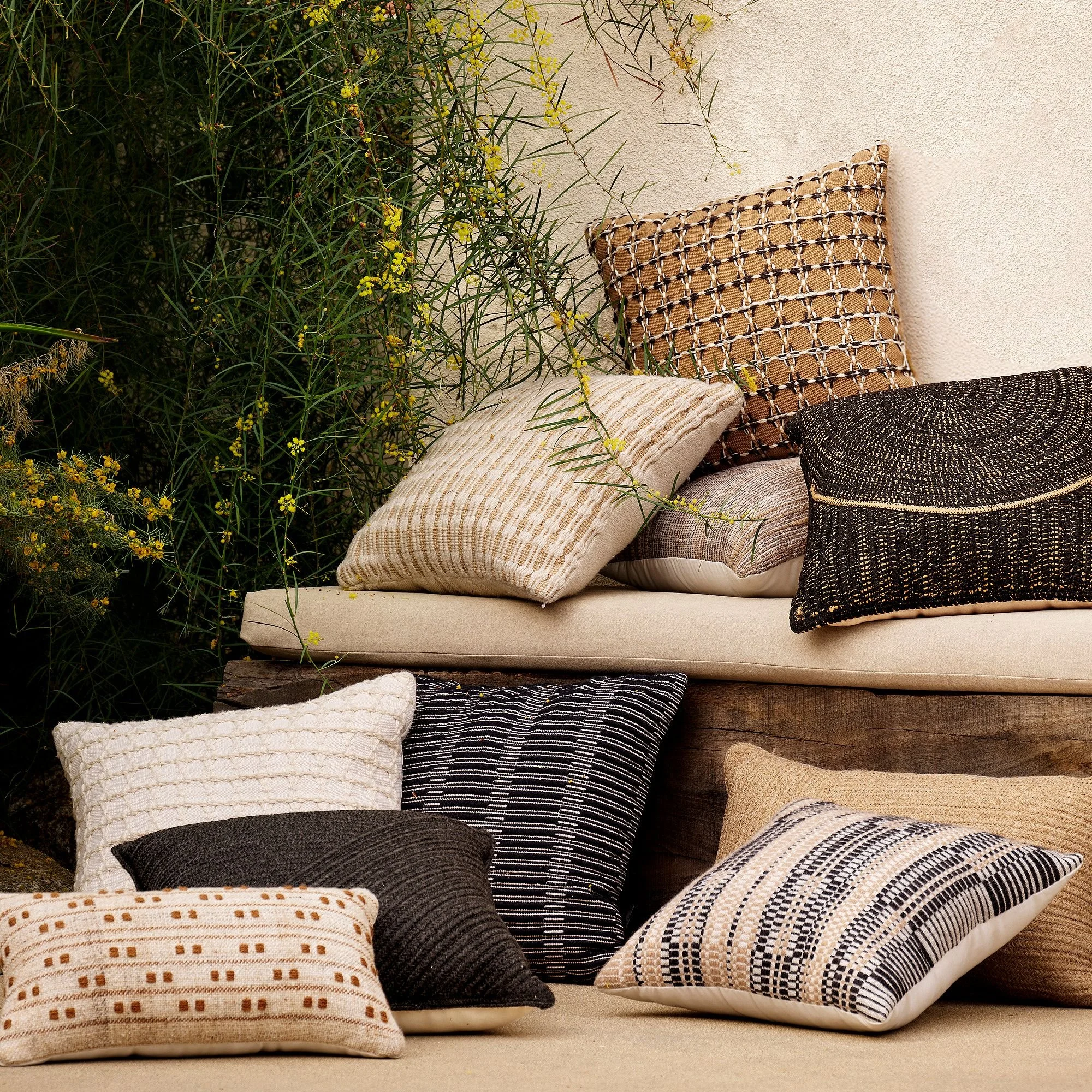 outdoor-split-faux-jute-pillow-2-xl.jpg