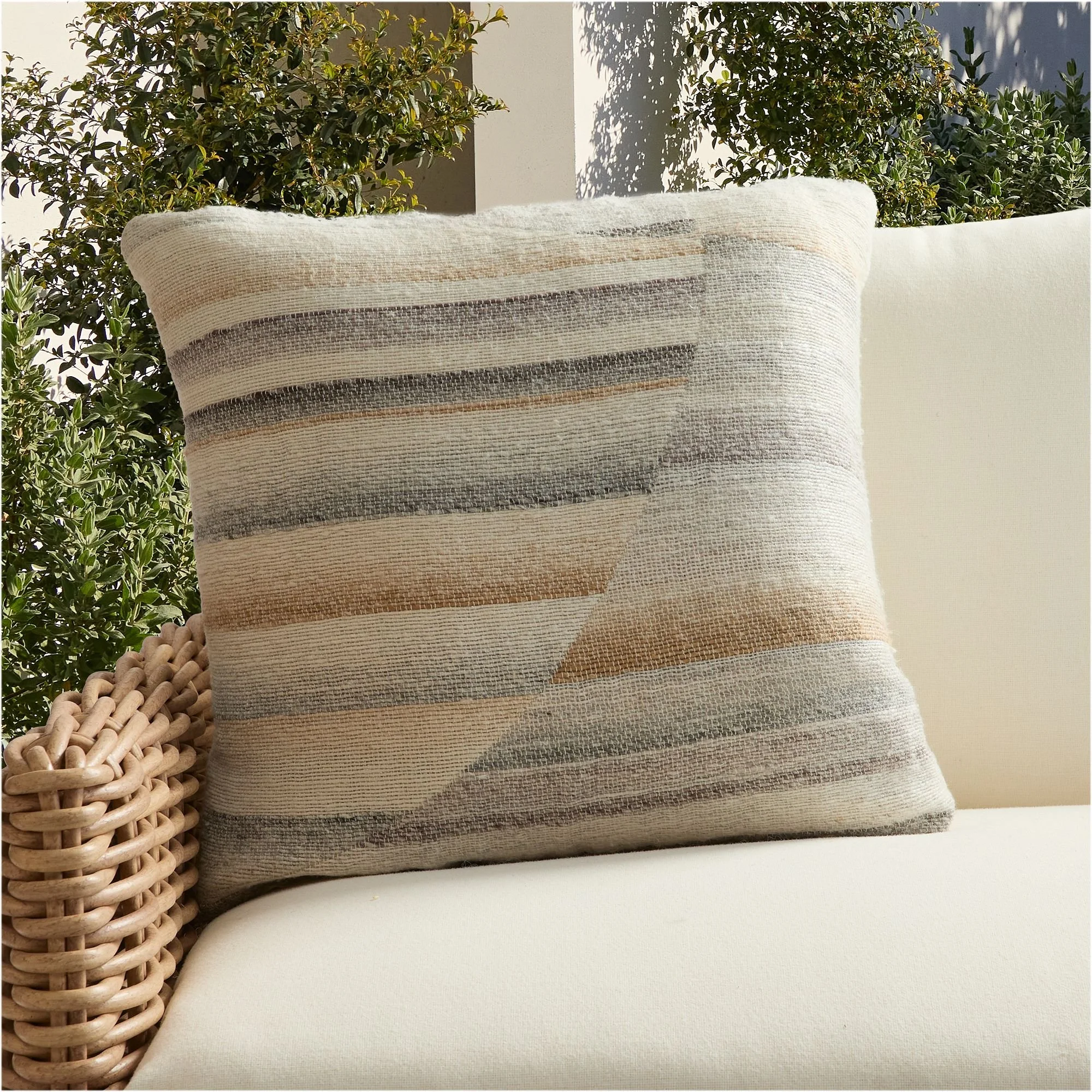 outdoor-striated-curve-pillow-xl.jpg