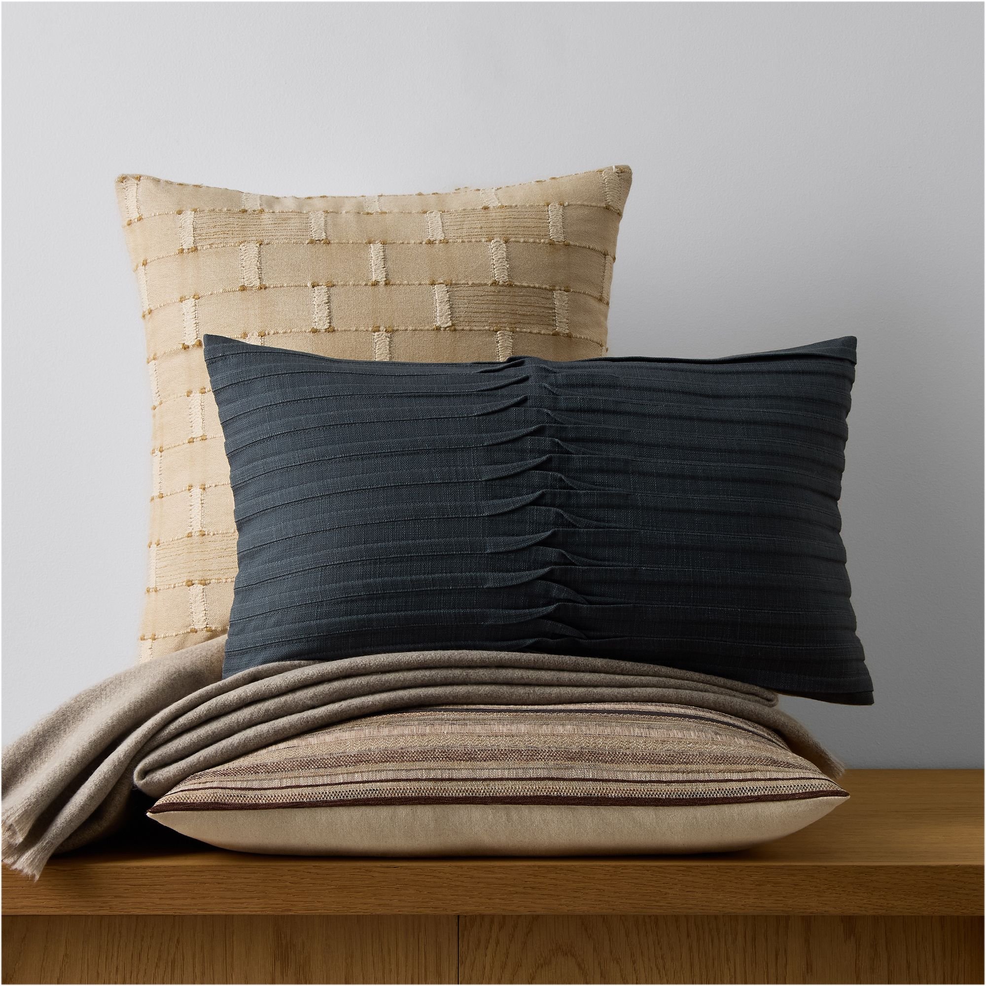 centered-pleat-pillow-cover-1-xl.jpg