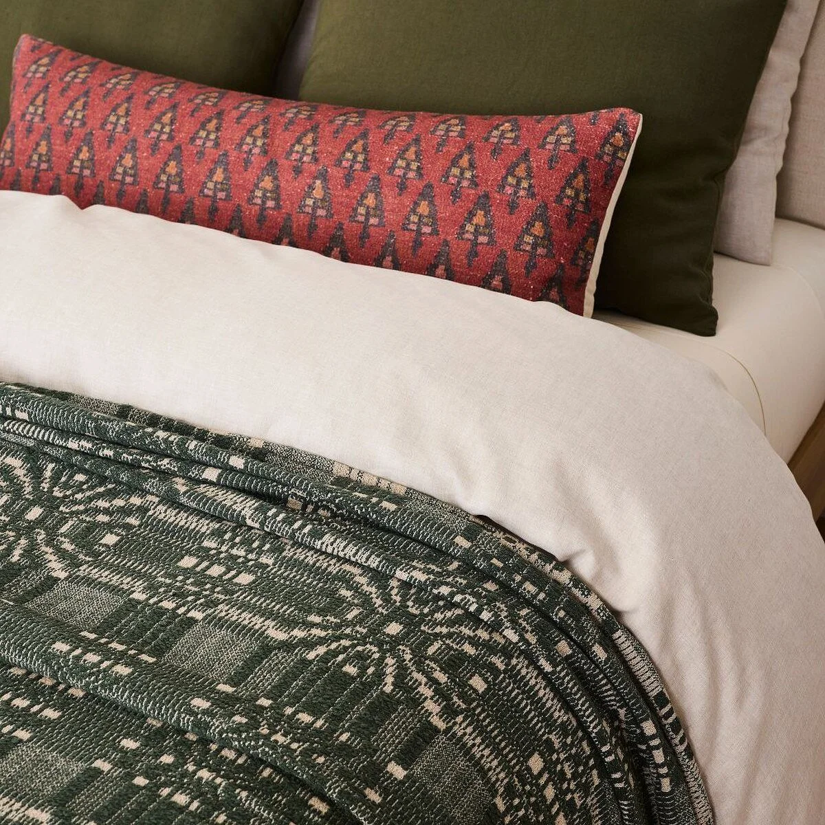 american-heritage-bed-blanket-t7341-202434-0056-heritage-bed-blanket-z.jpg