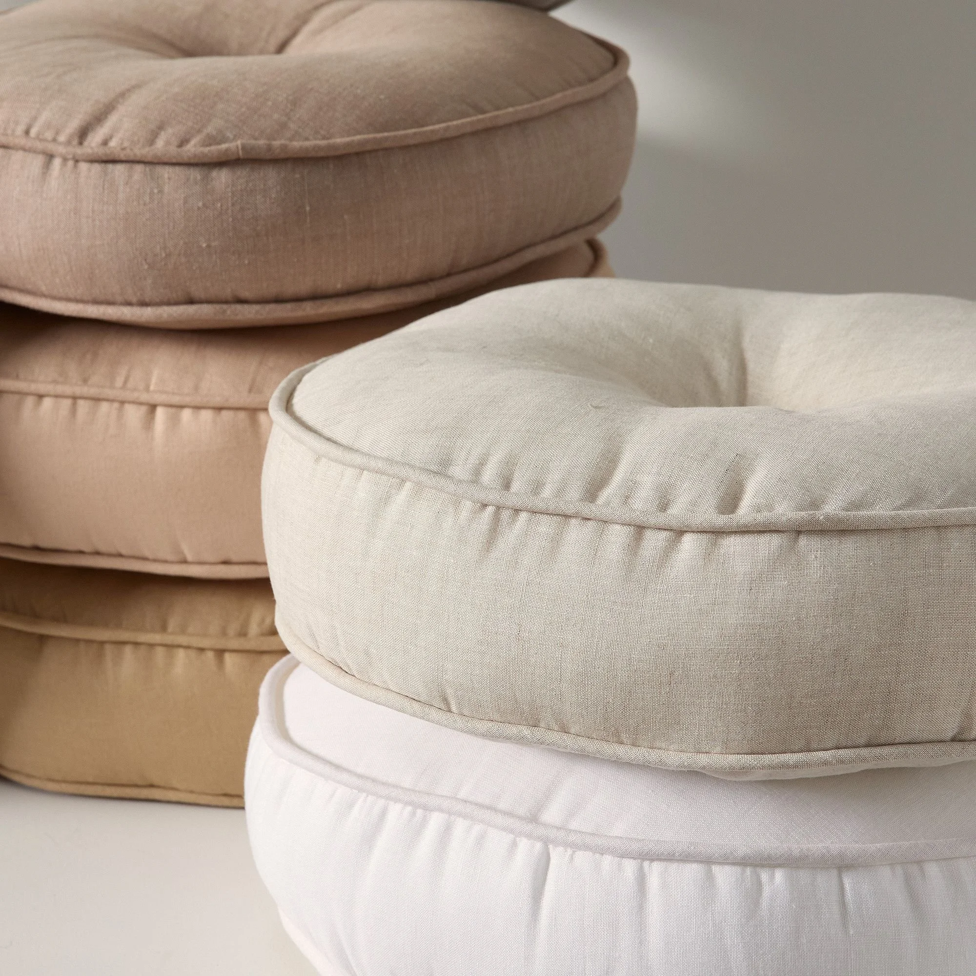european-flax-linen-round-pillow-4-xl.jpg