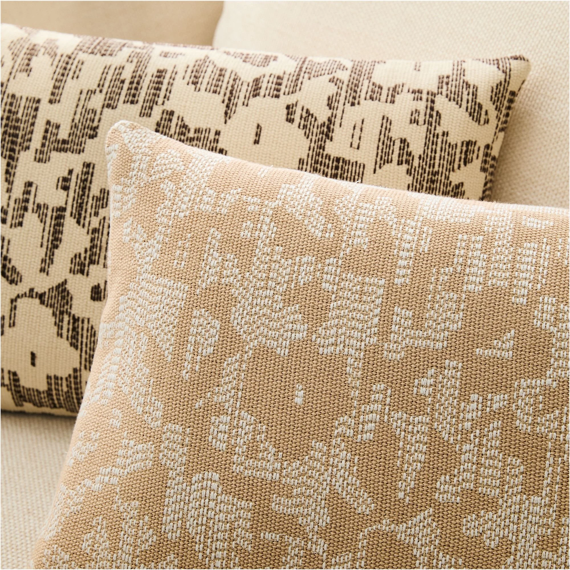 dotted-mina-pillow-cover-6-xl (1).jpg