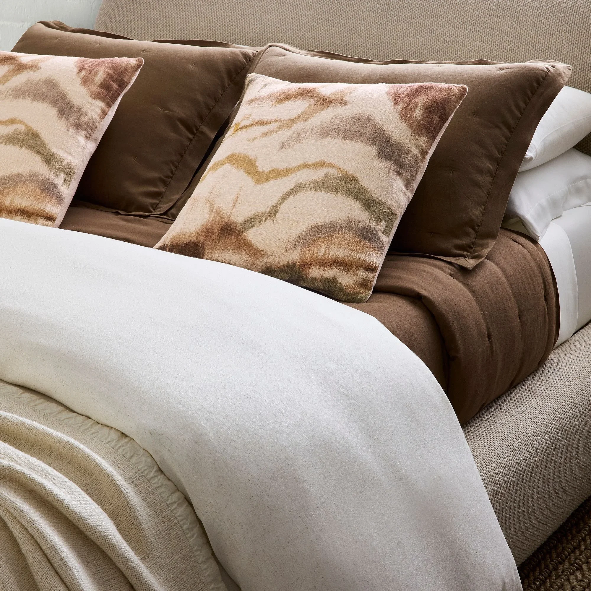 windy-mountains-pillow-cover-3-xl.webp