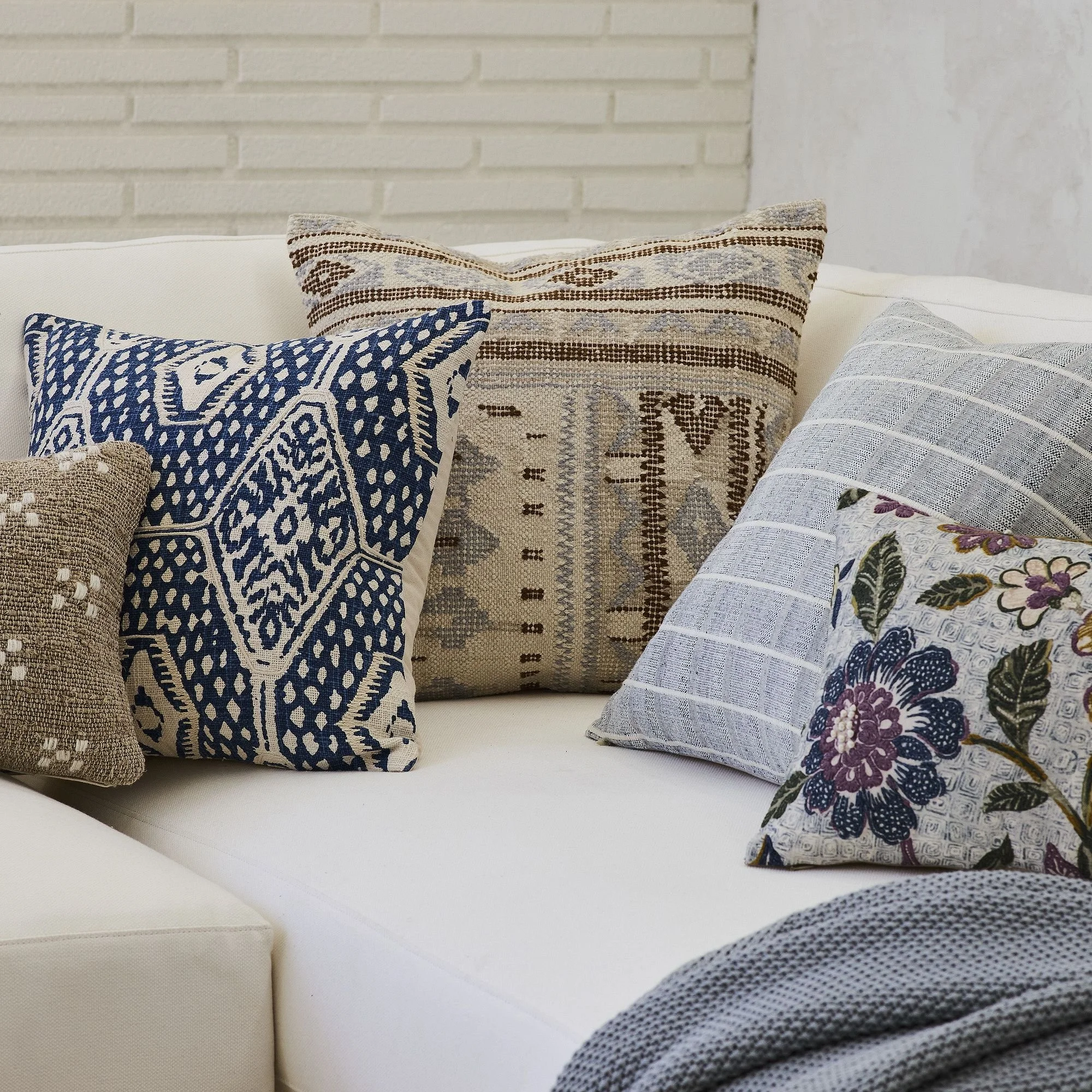 geometric-tuareg-pillow-cover-xl.jpg