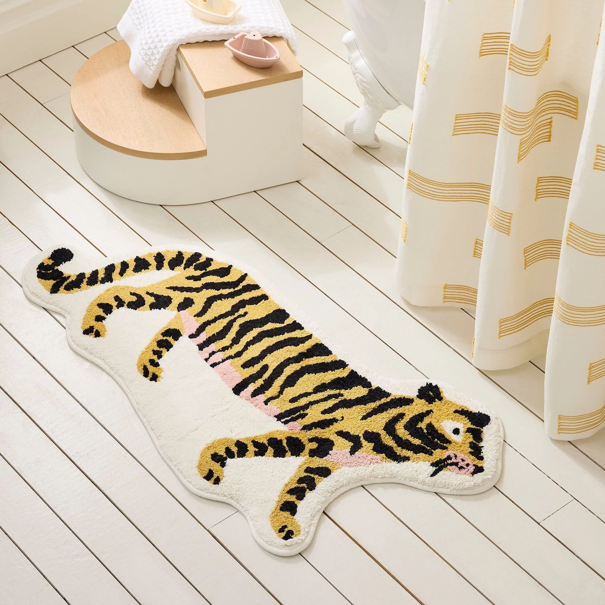 kids-animal-safari-tiger-bath-mat-2-xl.jpg