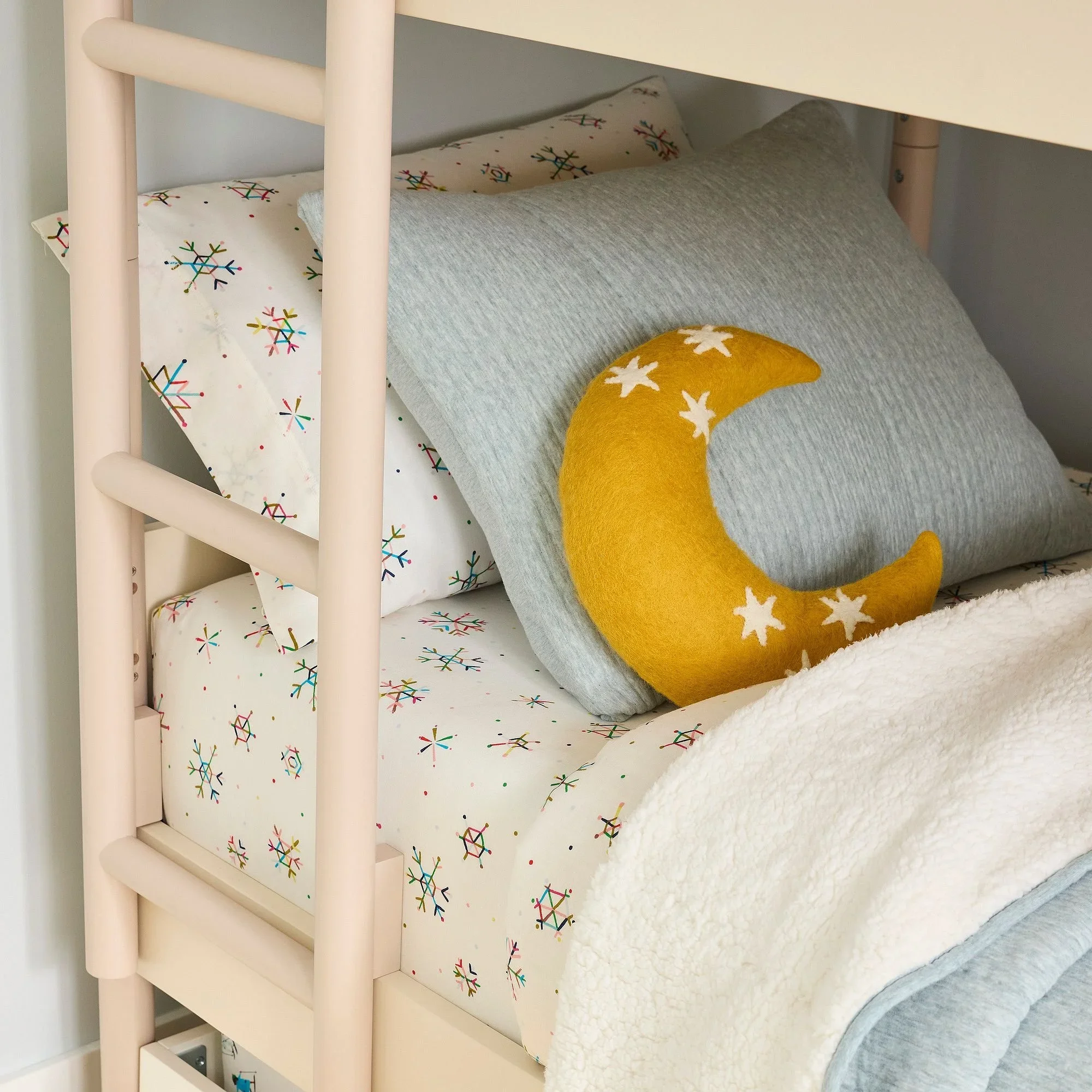 decorative-moon-pillow-xl.webp