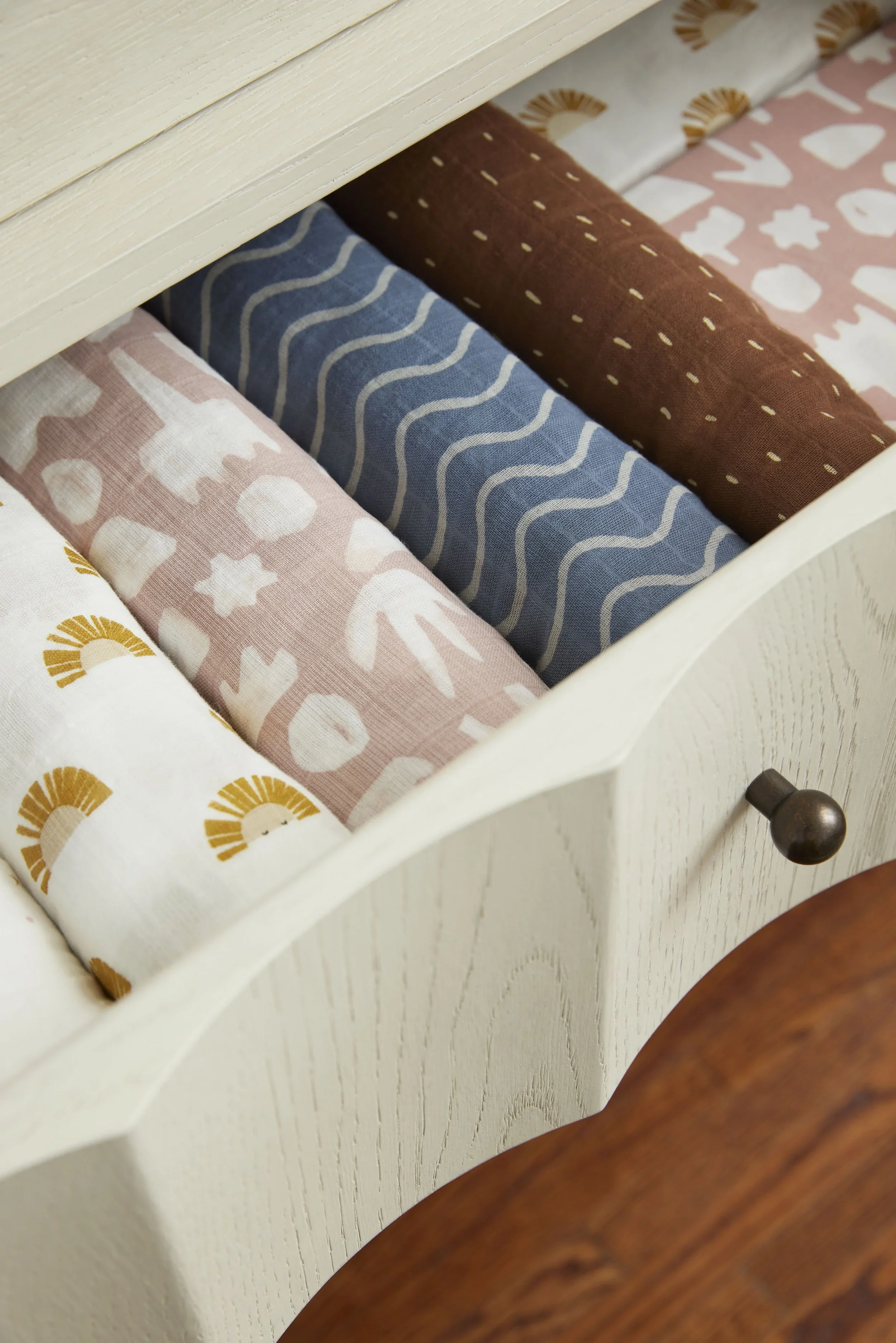 pl-wek-bo-carney-home-tour-fa22-detail-437+copy.webp