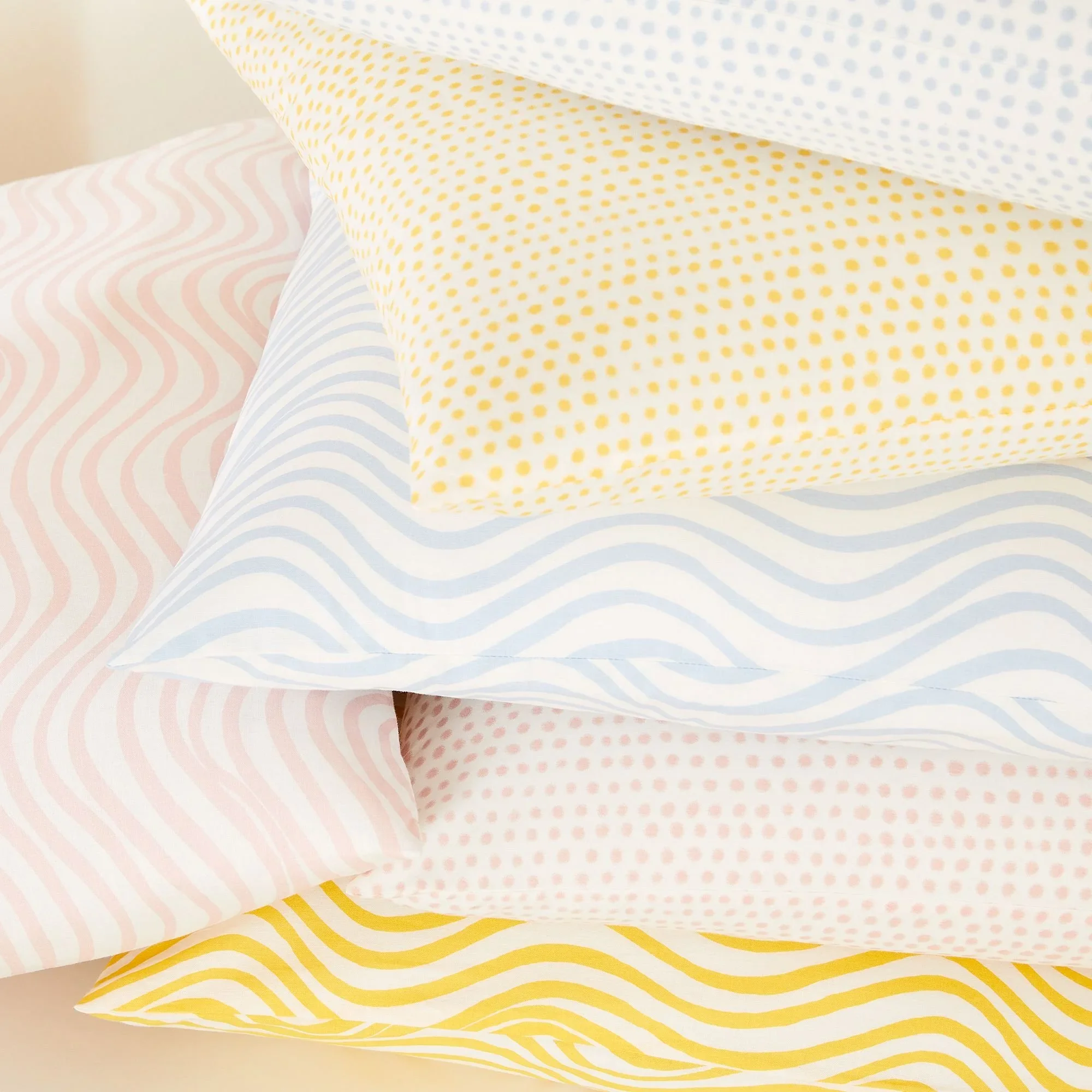 soft-waves-pillowcase-set-xl (1).webp