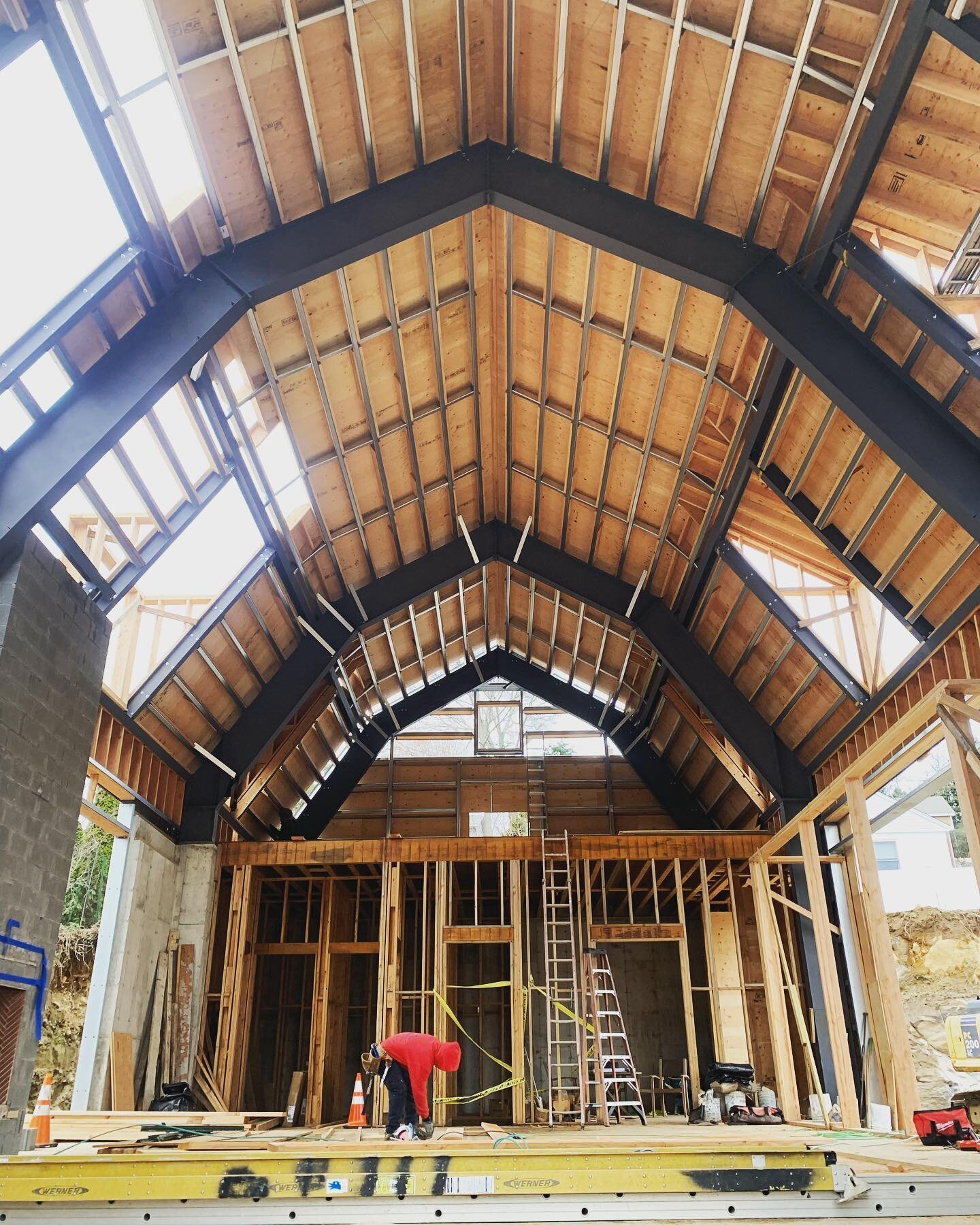 🚧 Framing this beauty! 🚀 #greenwichct #framing #steel #builders #comercialconstruction #woodworking #architecure #fairfieldcounty #armstrongsteel