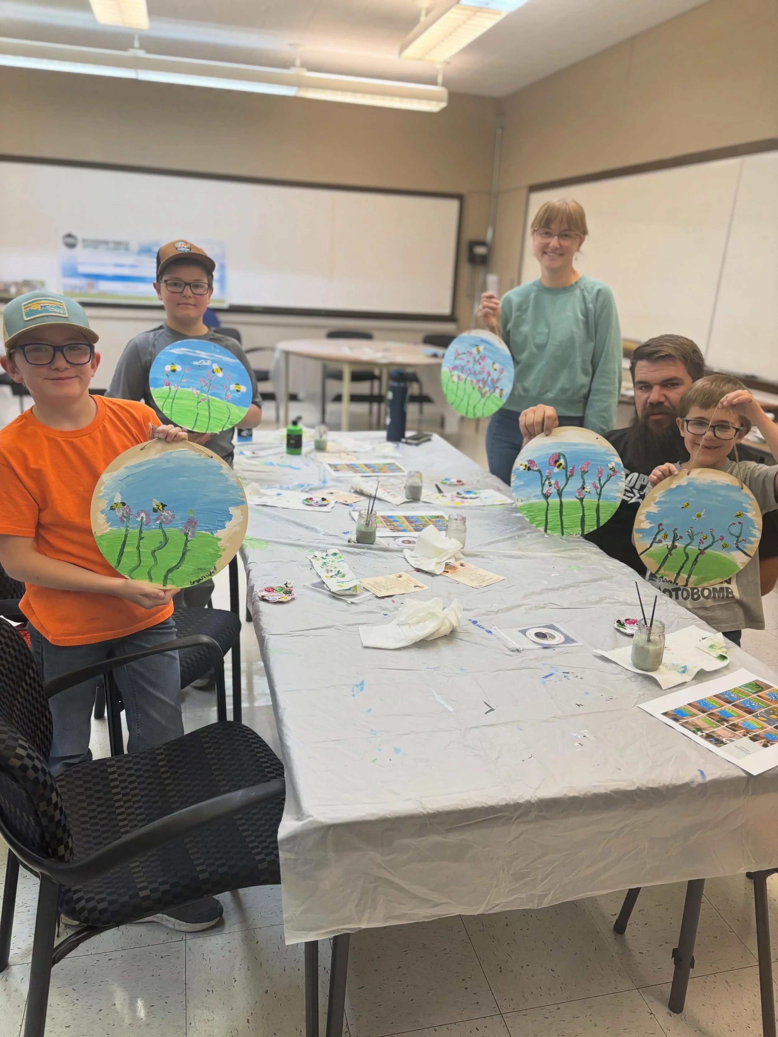 This week, the ABC Centre hosted a Mother&rsquo;s Day finger bee paint night! 
Thanks to @crafty_little_things12 for instructing, @cifsask for providing subsidized registration through the @threepointsep SW Skills Program and everyone who attended 🐝