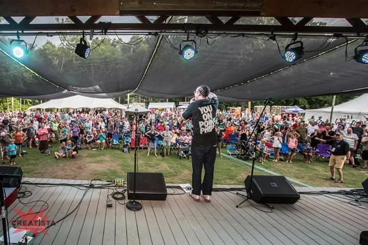 WGF Main Stage crowd.jpg