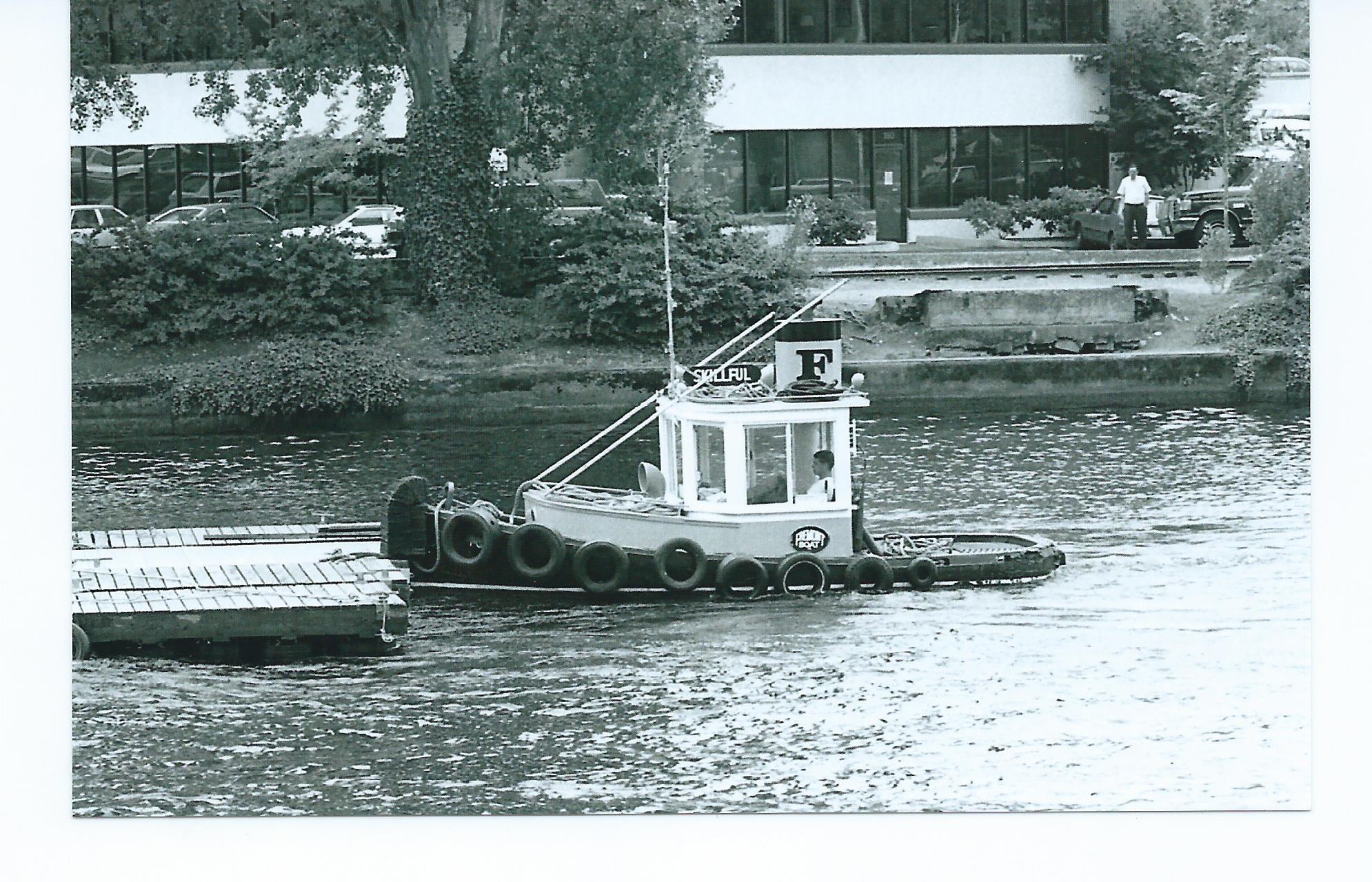 FREMONT TUGS SKILLFULL TAILING BOATS AFLOAT SHOW FLOATS..jpg