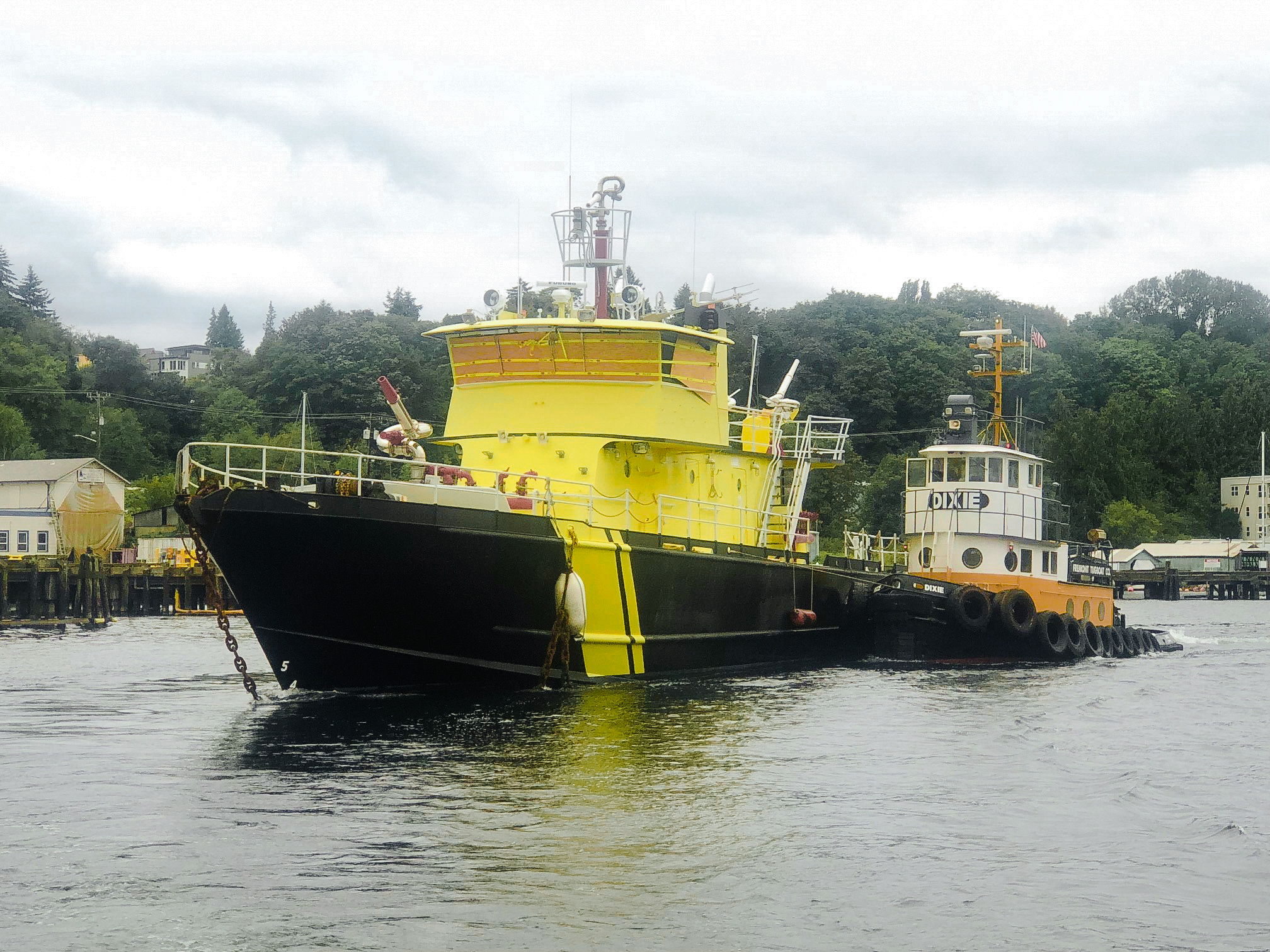 Dixie with Hawaii fireboat