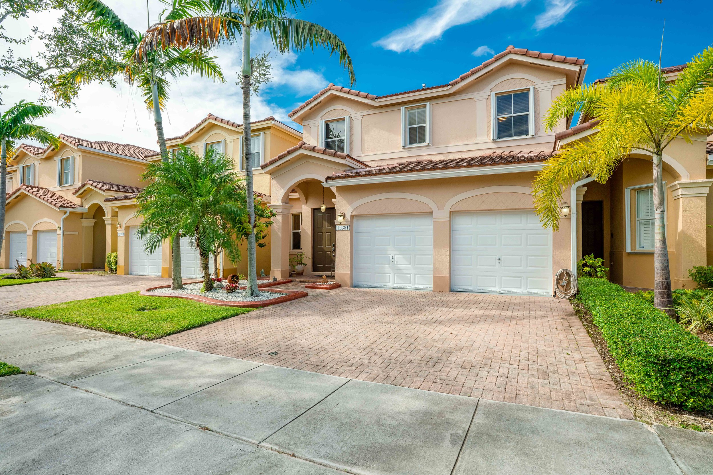 12381 SW 125 Te Miami, Fl 33186 Kendall Breeze