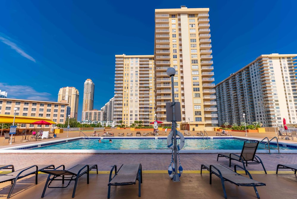 231 174th St #601, Sunny Isles Beach, FL 33160