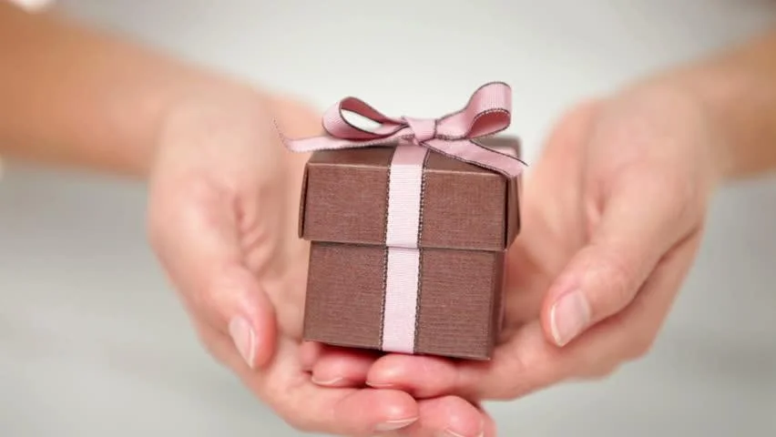 Gift Box 2.jpg