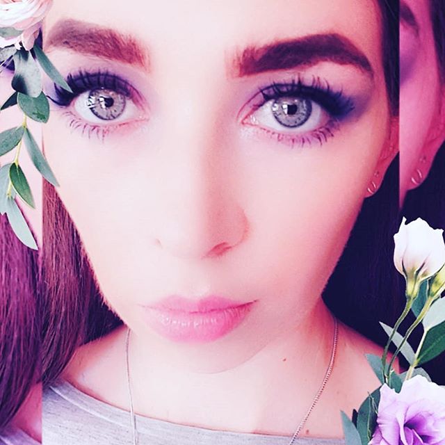 S u m m e r  T i m e 🌸 // Got some exciting things happening at the moment, can't wait to share with all my friends &amp; fans! #instafamous 
________________________________
#eyes #filter #eyebrows #pout #pose #modelbehaviour #model #lips #mua #mak