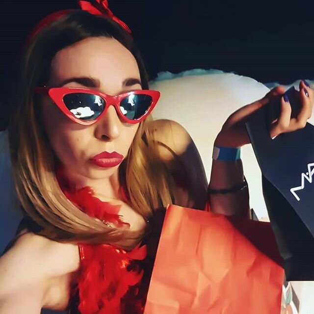 &quot;I dont want something I need, I want something I want... Something pretty&quot; 💰 #loveactually 
______________
V-Day pressies from all my boyfriends 😉💋🥰❤😘 ________________________________________________
#valentines #vday #presents #bemyv