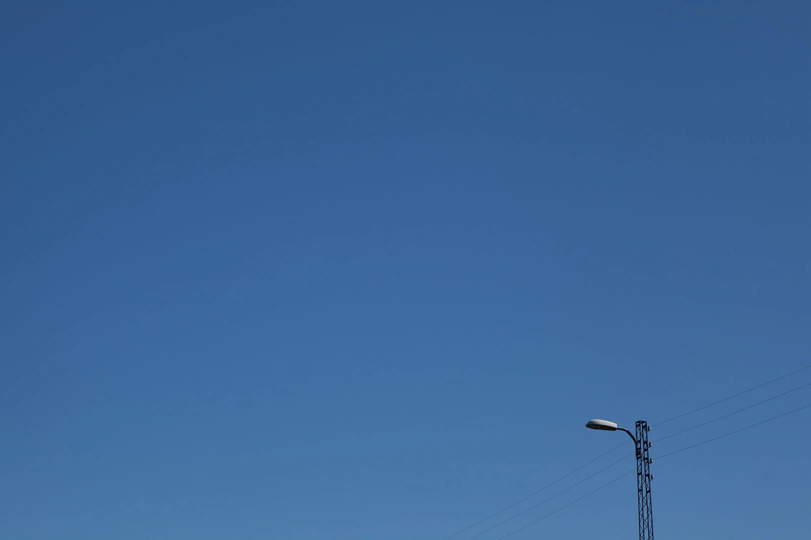 Minimal Skies XIX - Six Wires