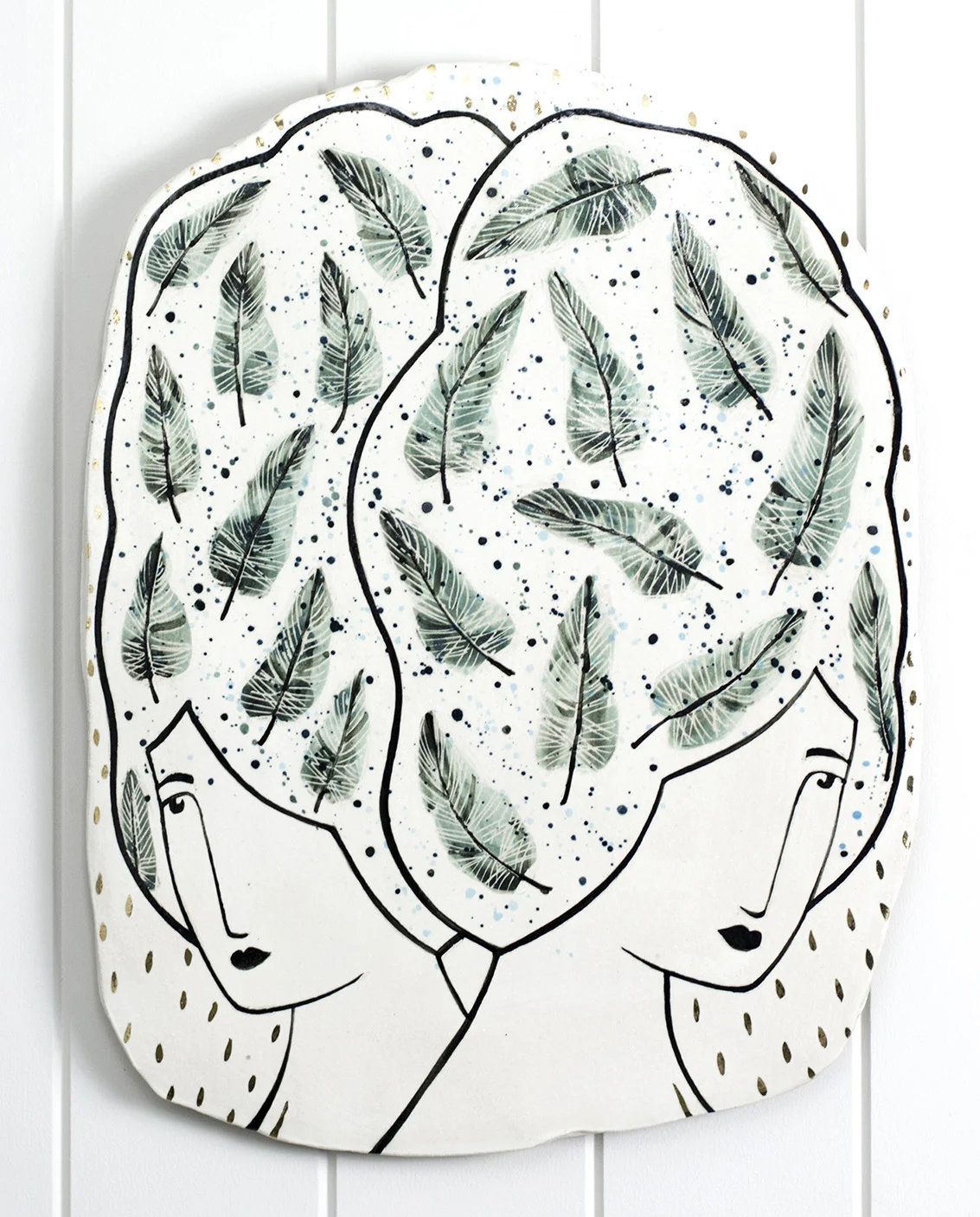 2 Figures with Feather Hair, Lustre 7630