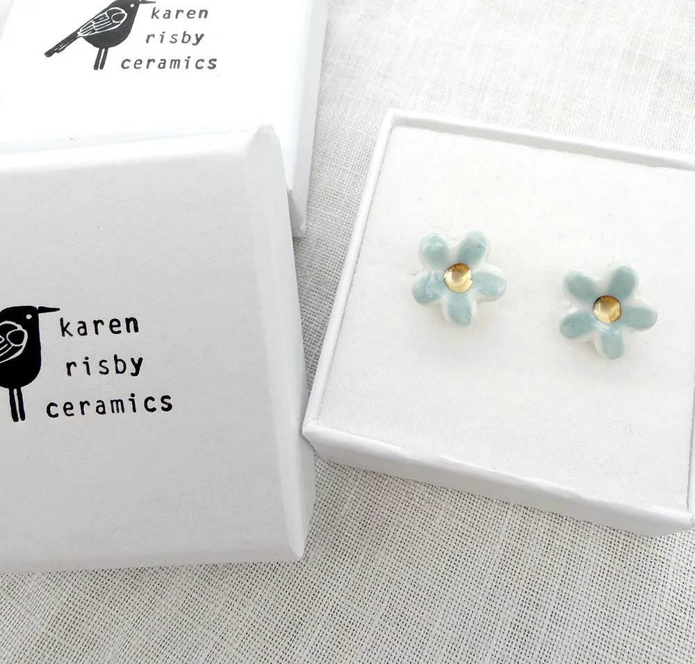 pale blue flwr stud.jpg