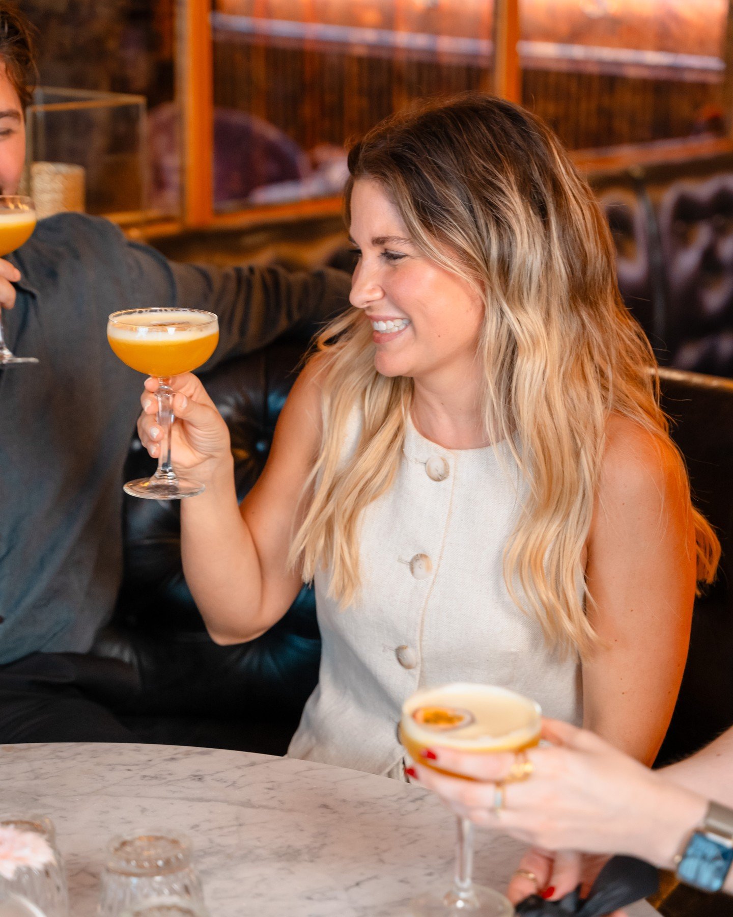 Woho💗 Kjenn p&aring; helgef&oslash;lelsen hos oss i dag! Vi &aring;pner kl. 18🦩

#ba3 #restaurantoslo #oslo #visitoslo #frogner #byoslo #oslobynight