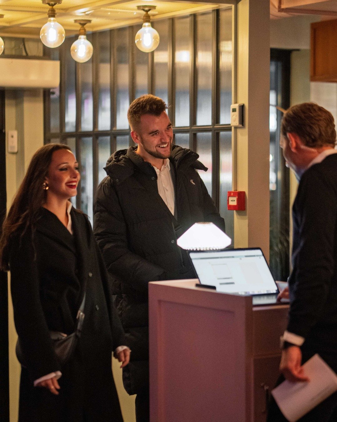 Vi vet om et sted som er klar for &aring; se deg i kveld. Happy onsdag 💓

#ba3 #restaurantoslo #oslo #visitoslo #frogner #byoslo #oslobynight