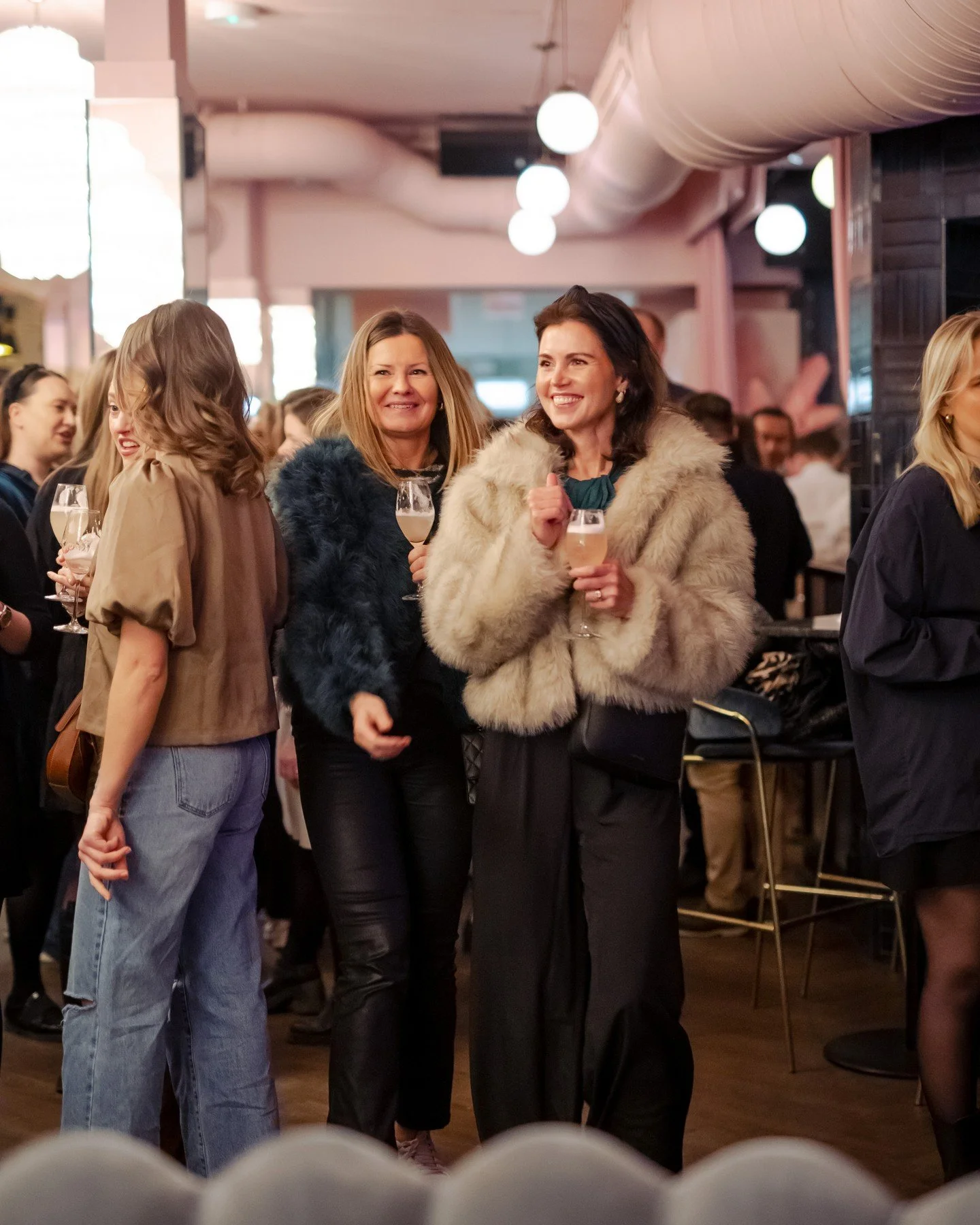 Husk &aring; booke bord for uken! Vi &aring;pner i dag💓

Book bord via link i bio 🍣

#ba3 #restaurantoslo #oslo #visitoslo #frogner #byoslo #oslobynight