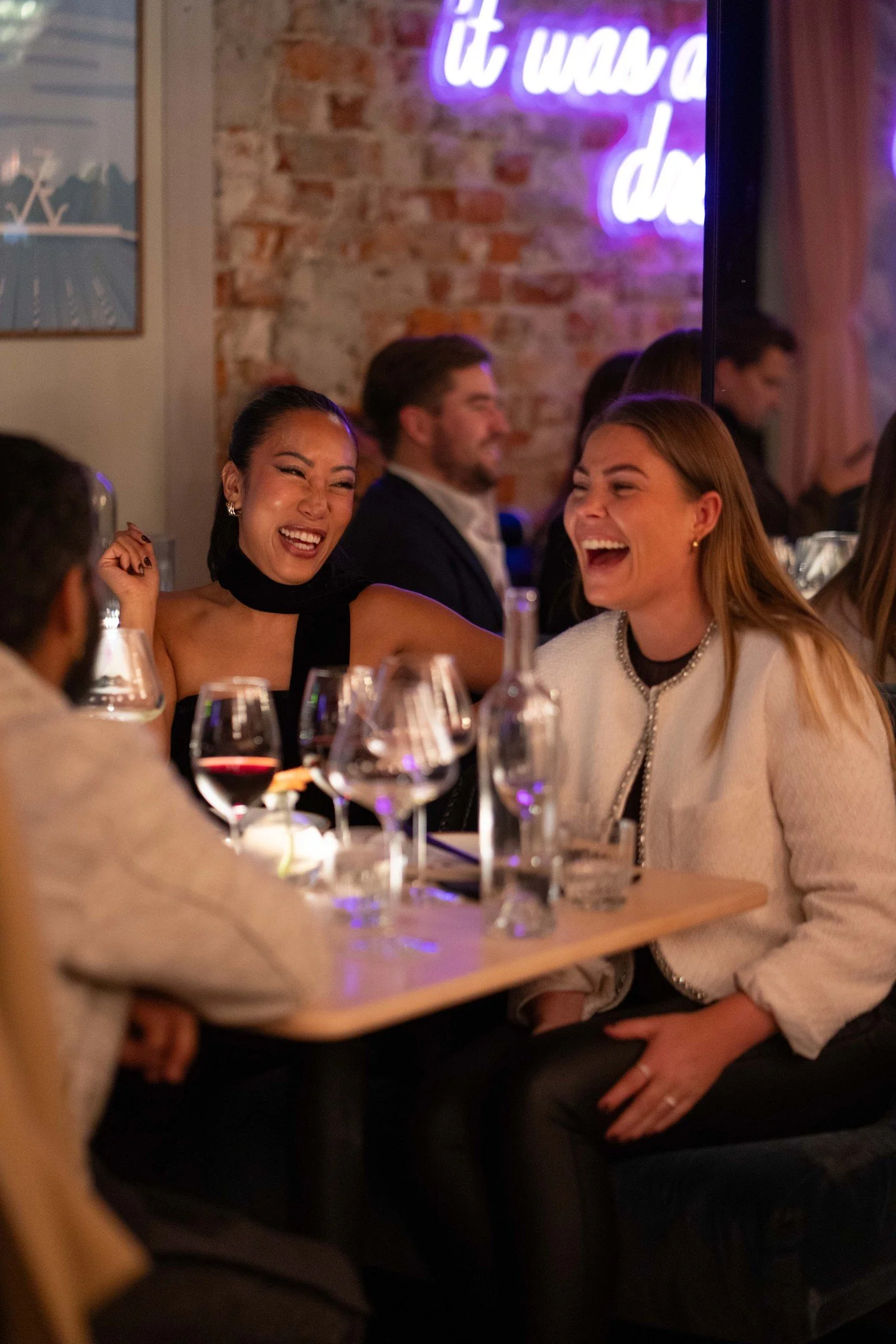 💖 Valentine&rsquo;s + BA3 = sant 😍

Vi har puttet litt ekstra kj&aelig;rlighet i menyen denne l&oslash;rdagen ✨
Men oppskriften p&aring; en vellykket Valentine&rsquo;s trenger ikke &aring; v&aelig;re to og to.

God mat, gode venner, latter rundt bo