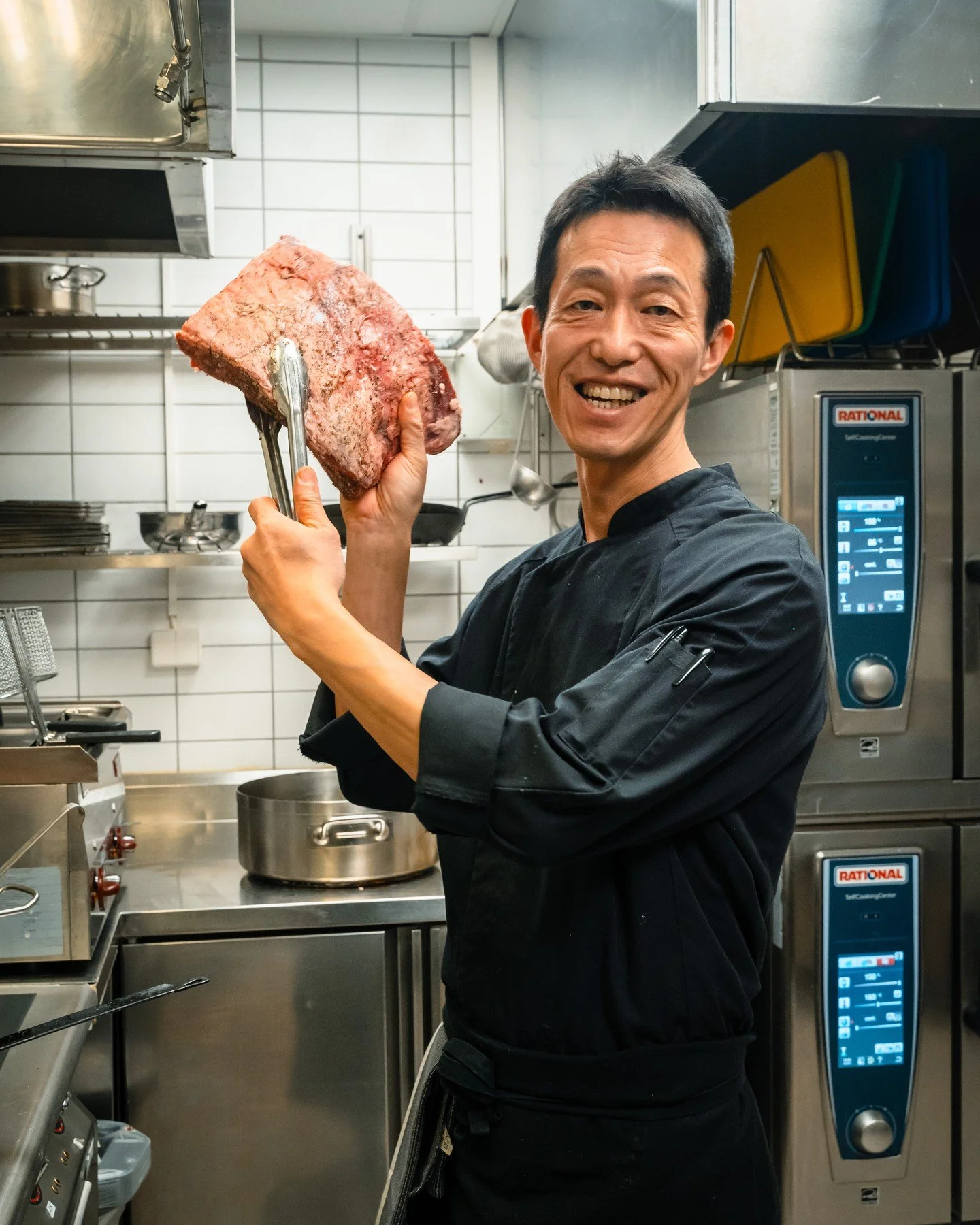 Hvis du noen gang lurer p&aring; hva som foreg&aring;r bak kulissene🍽️🥩 

Book bord via link i bio💓

#ba3 #restaurantoslo #oslo #visitoslo #frogner #byoslo #oslobynight