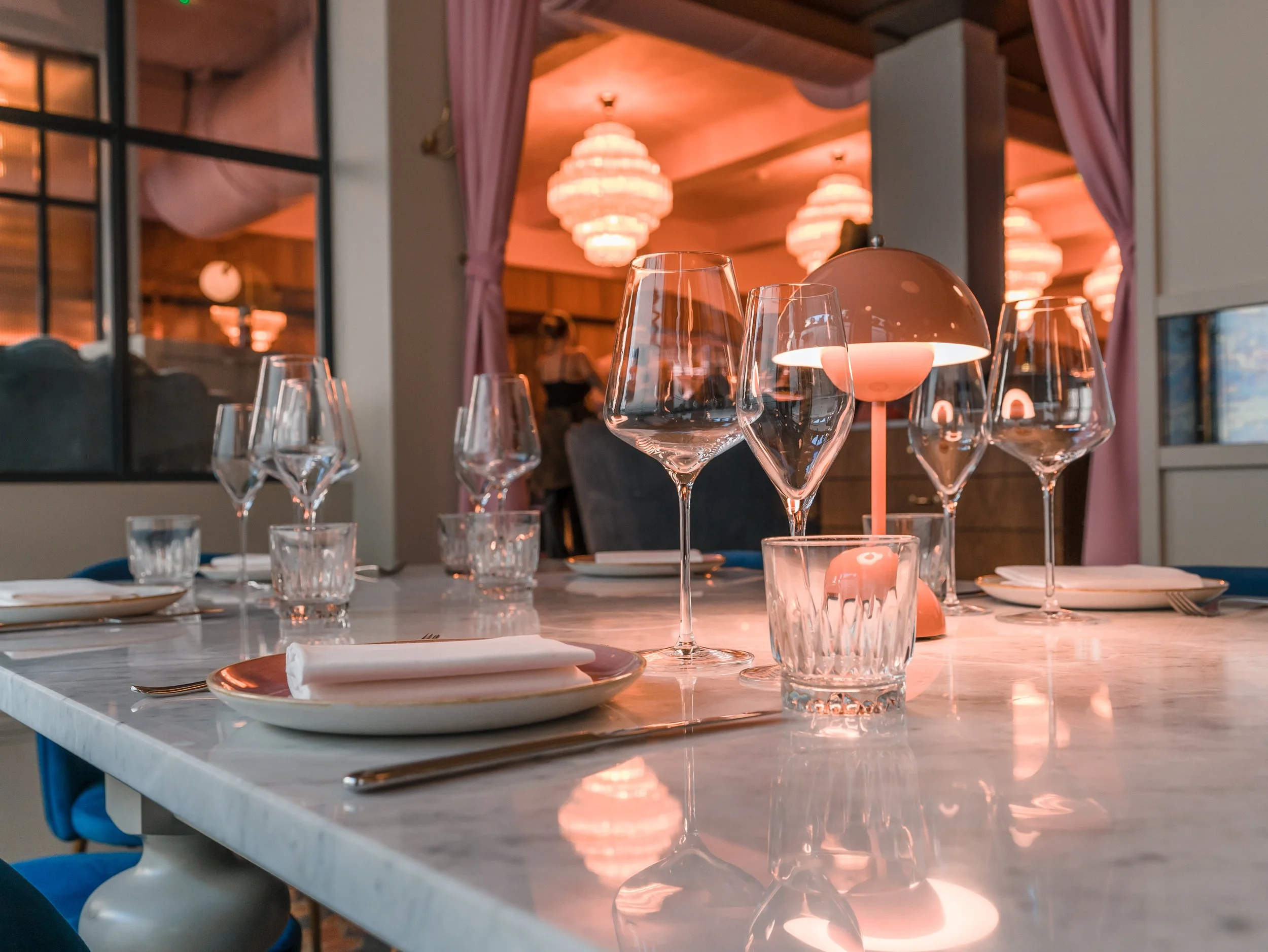 Chambre Séparée can be arranged according to your preferred dinner package.