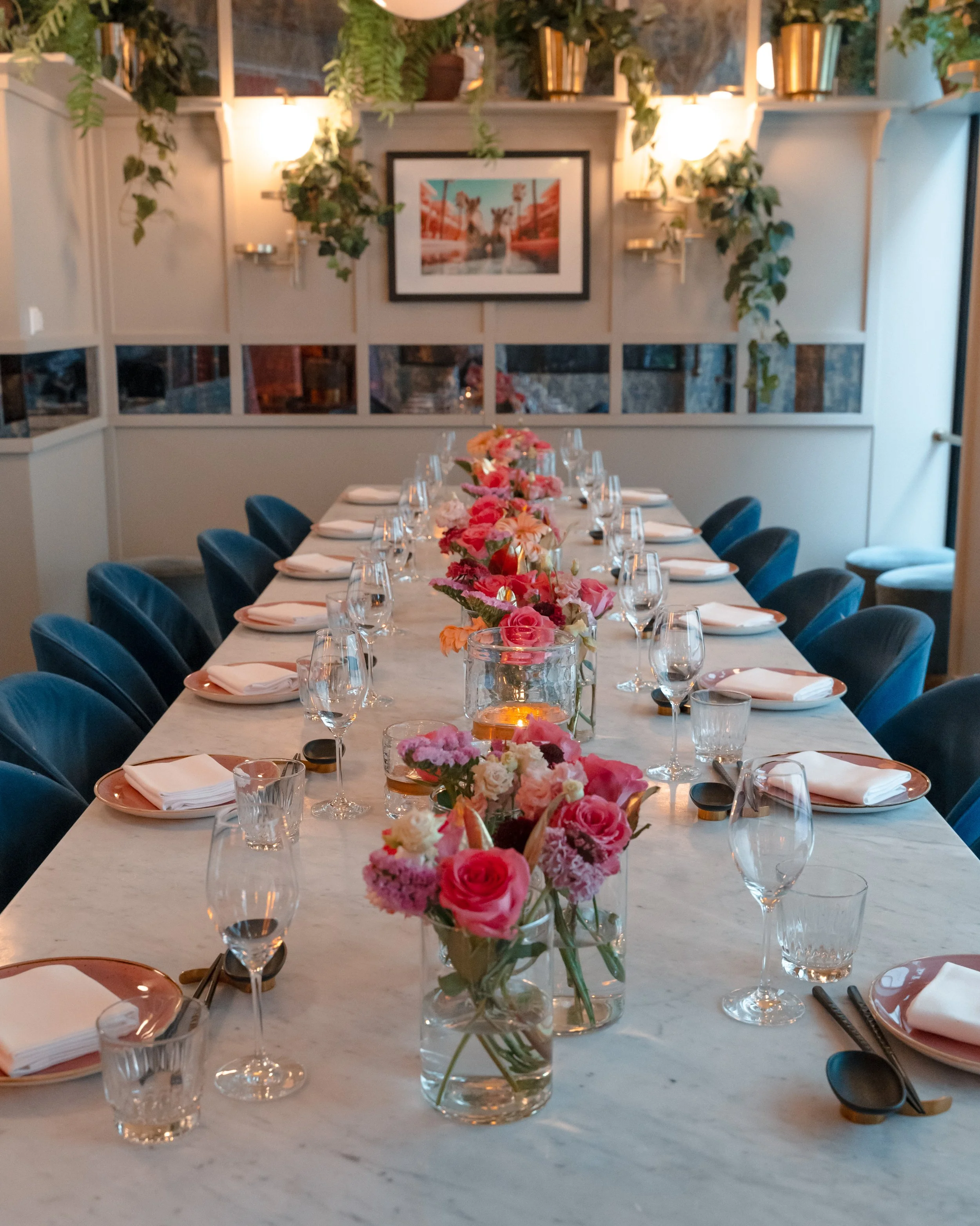 Chambre Séparée with seating for up to 18 guests.