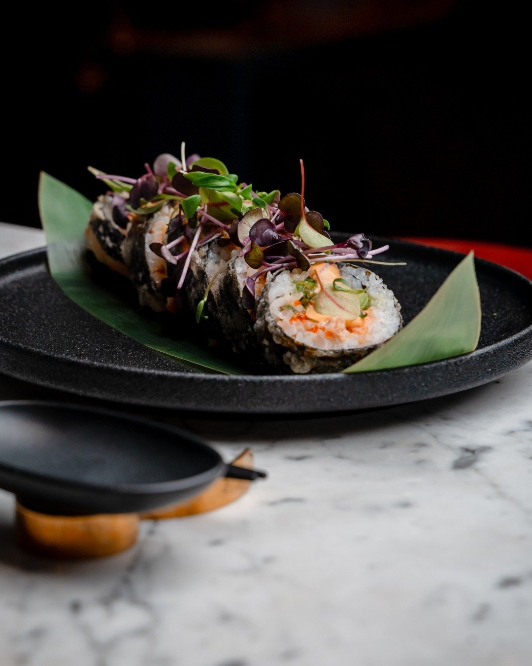 Alle snakker om protein, vi snakker om prioriteringer (ikke glem det er protein i ris!) 🍣🥢

Middagsplaner trenger ikke &aring; v&aelig;re kompliserte. Ta kvelden p&aring; restauranten v&aring;r p&aring; Solli med masse gode asiatiske smaker. Kanskj