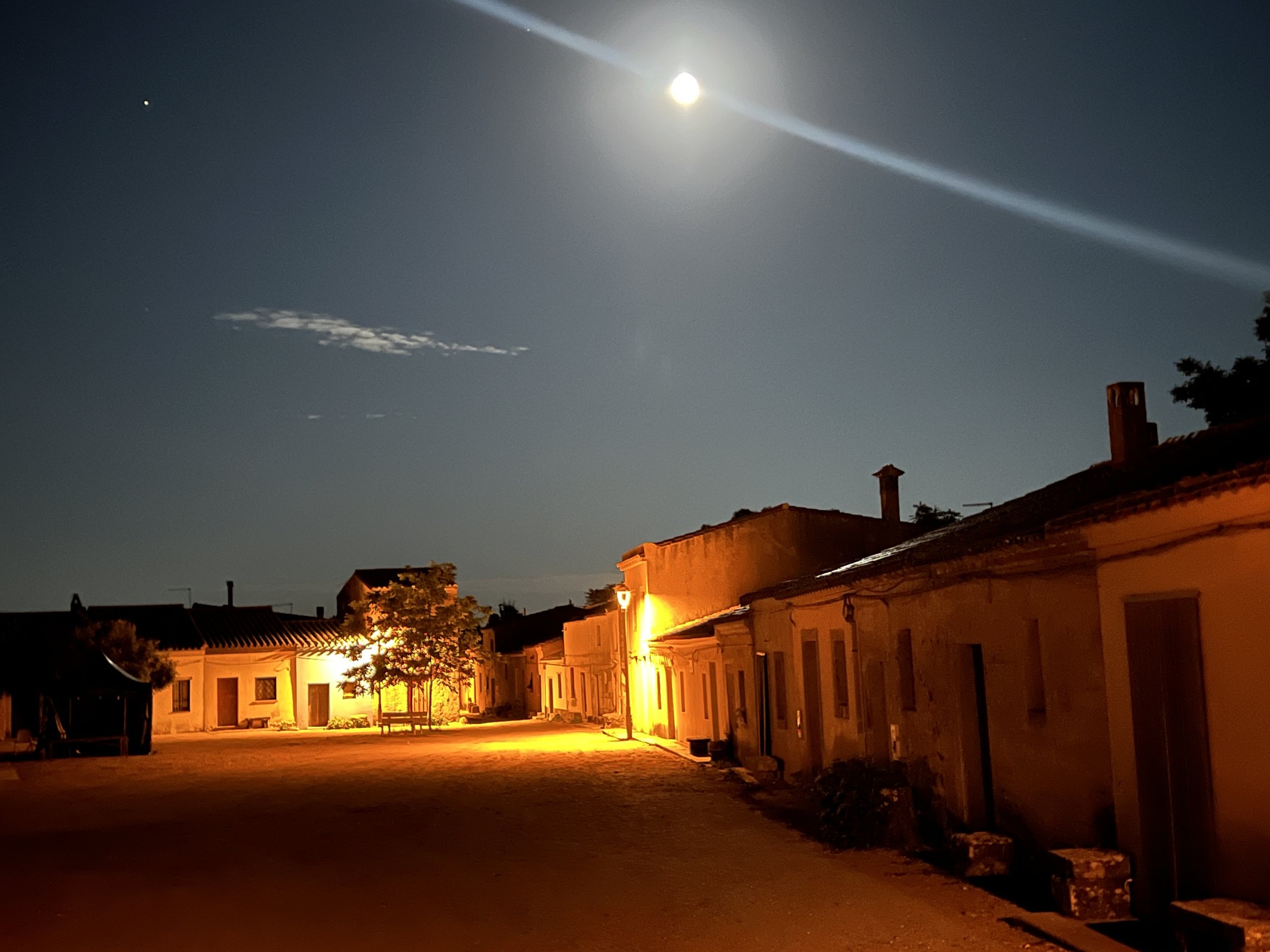 Il villaggio di San Salvatore con le sue atmosfere "western"