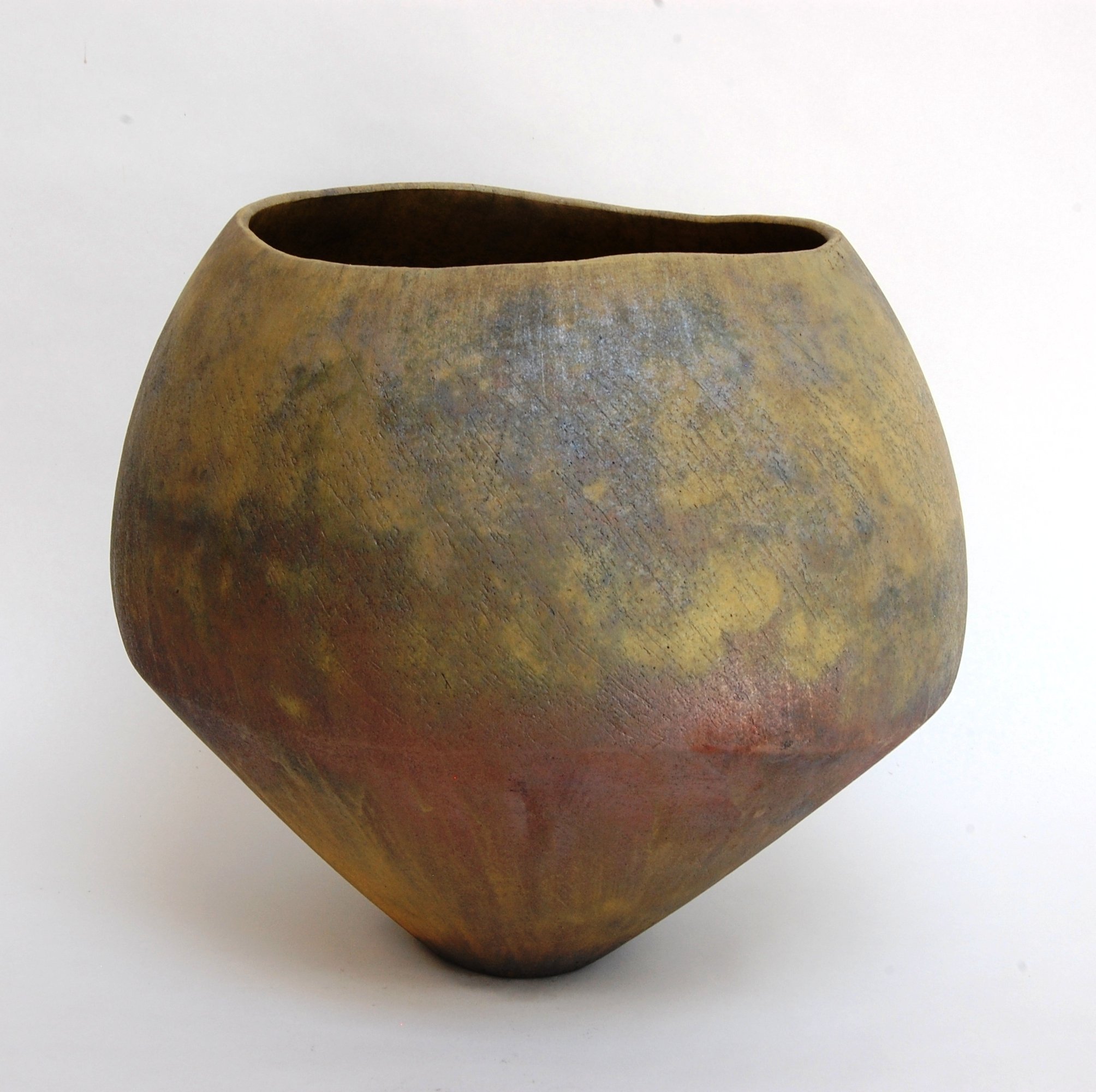 YELLOW ANGULAR VESSEL