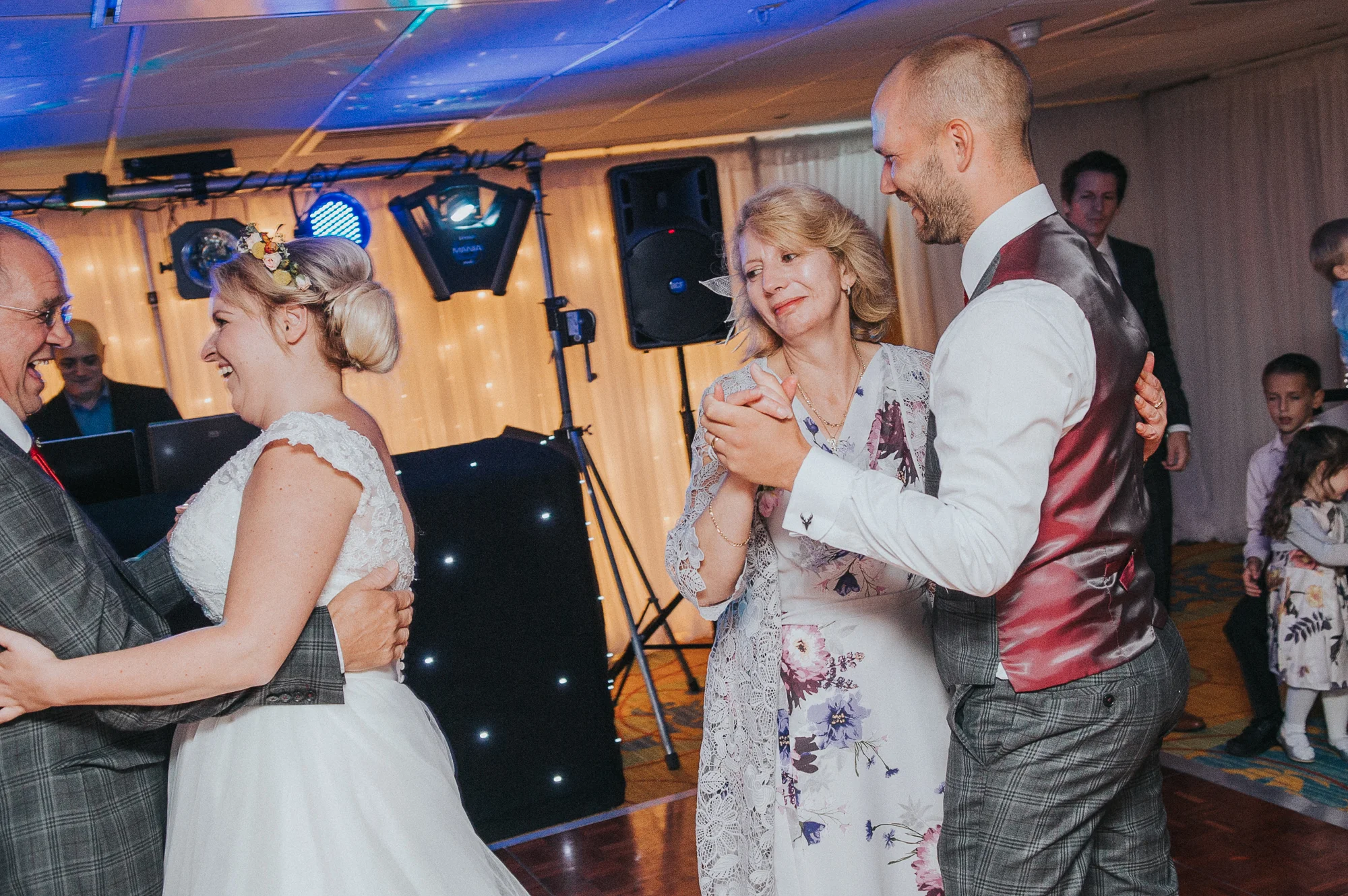Alison and Mark 455_.jpg