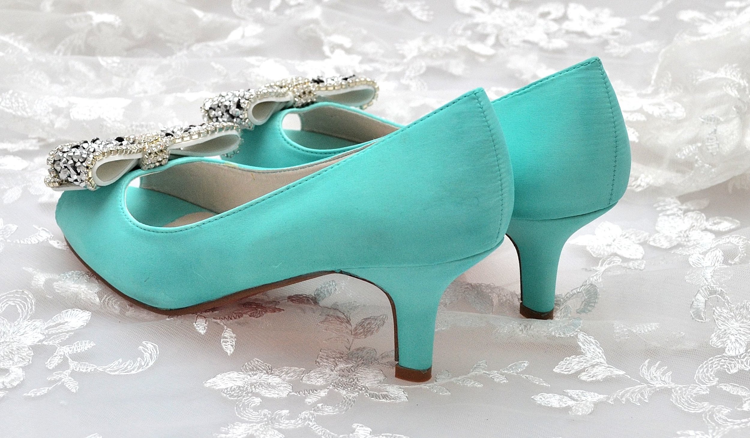 Mezclado Enajenar estaño Tiffany Blue Bow — The Crystal Shoe Company