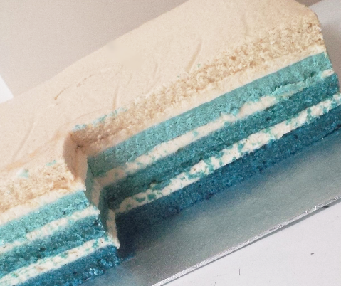 Blue rainbow / ombre cake