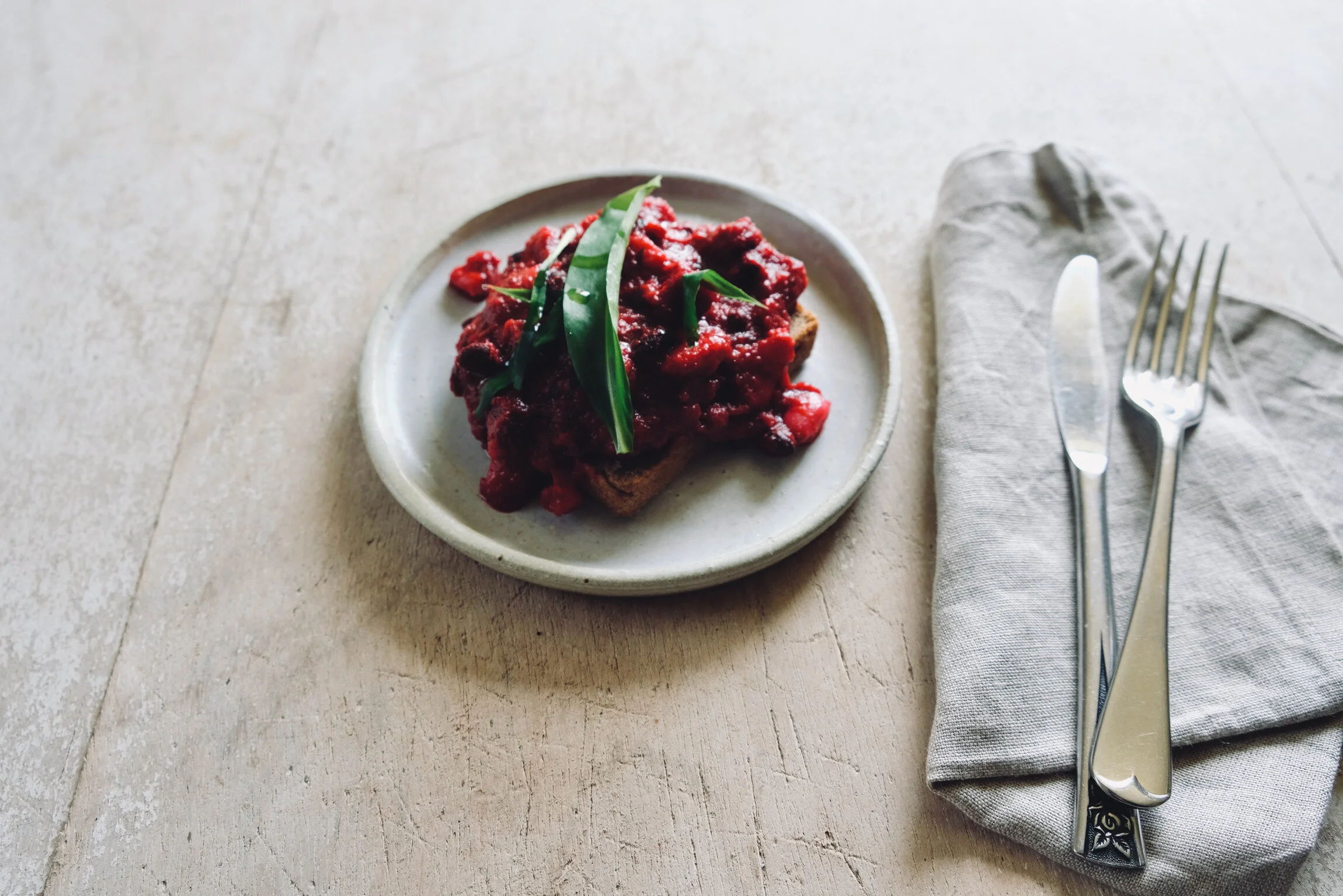 Spring Recipe: Beetroot Baked Beans with Wild Garlic